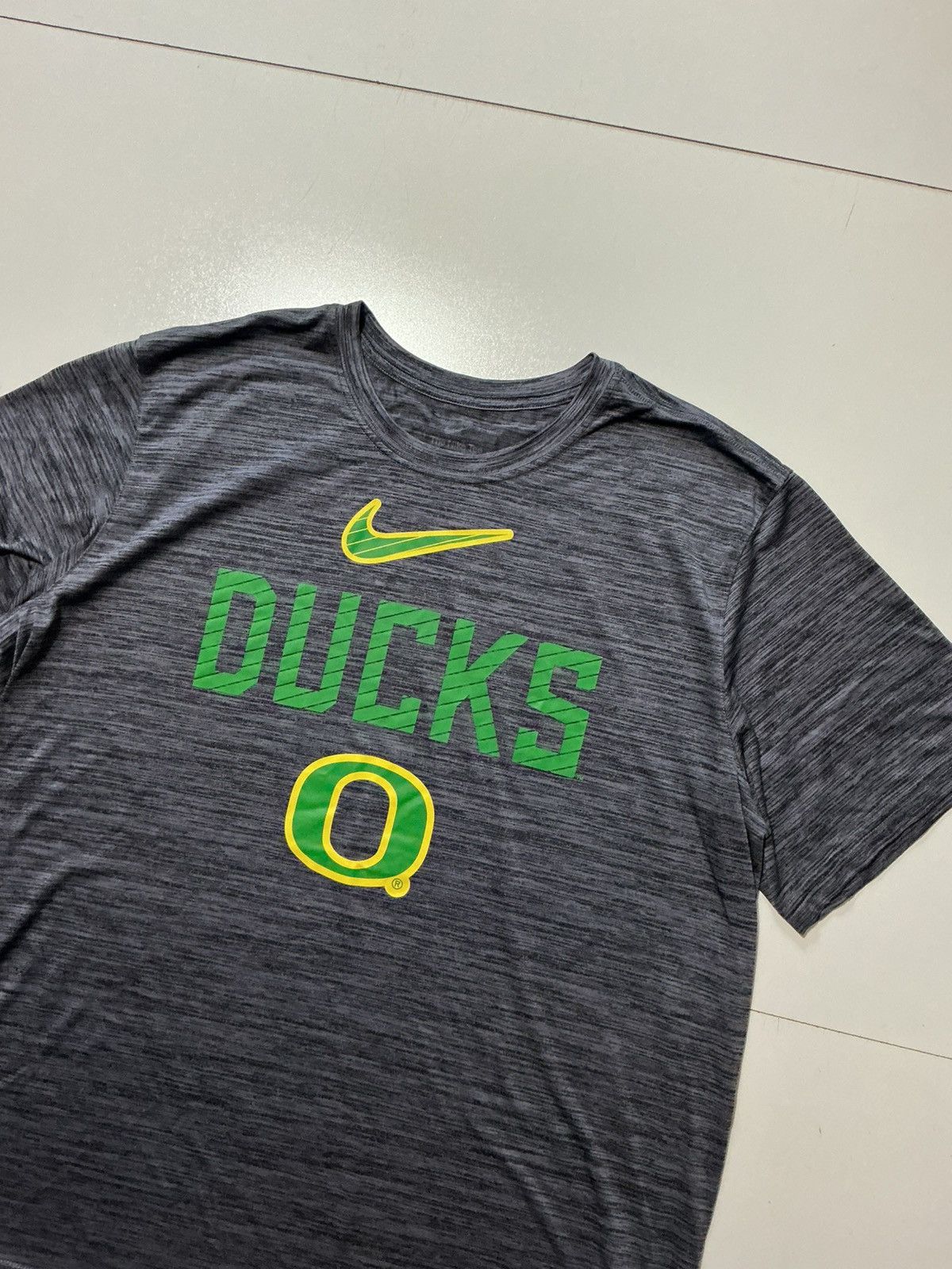 Nike Nike Dri Fit Oregon Ducks Center Swoosh Performance T-Shirt Size US XL / EU 56 / 4 - 3 Thumbnail