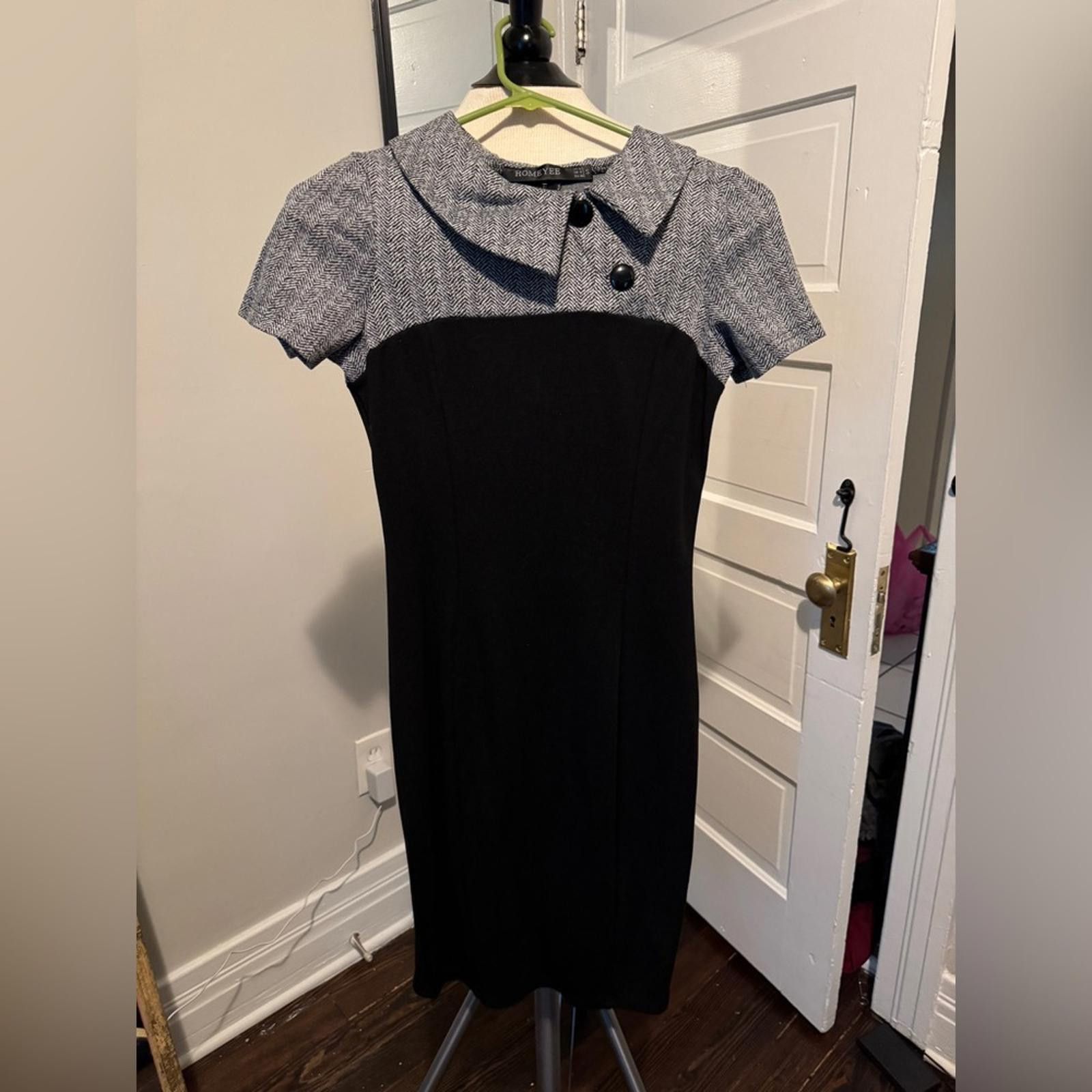 honeyee.com Vintage Style Houndstooth Black Shift Dress - Size Small Size S / US 4 / IT 40 - 1 Thumbnail