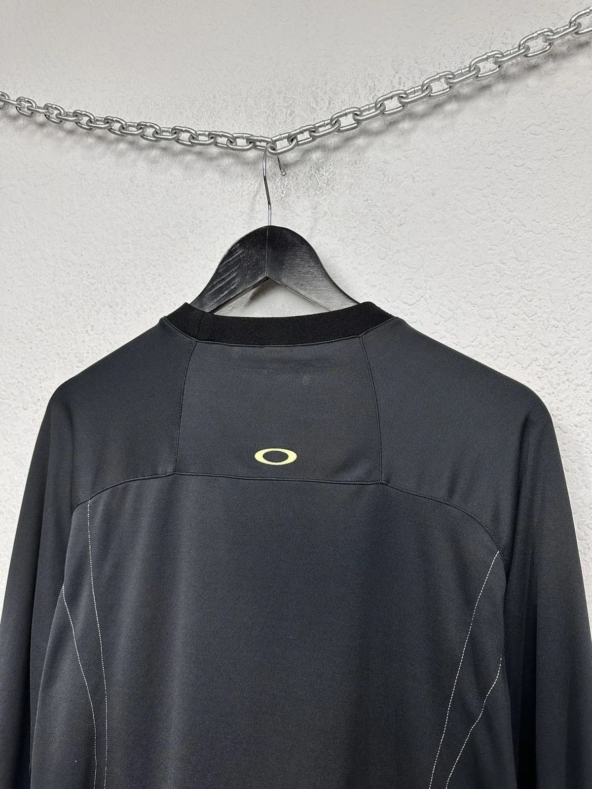 Vintage Vintage Oakley Long Sleeve Made Usa Streetwear Y2K T-shir Size US M / EU 48-50 / 2 - 6 Thumbnail
