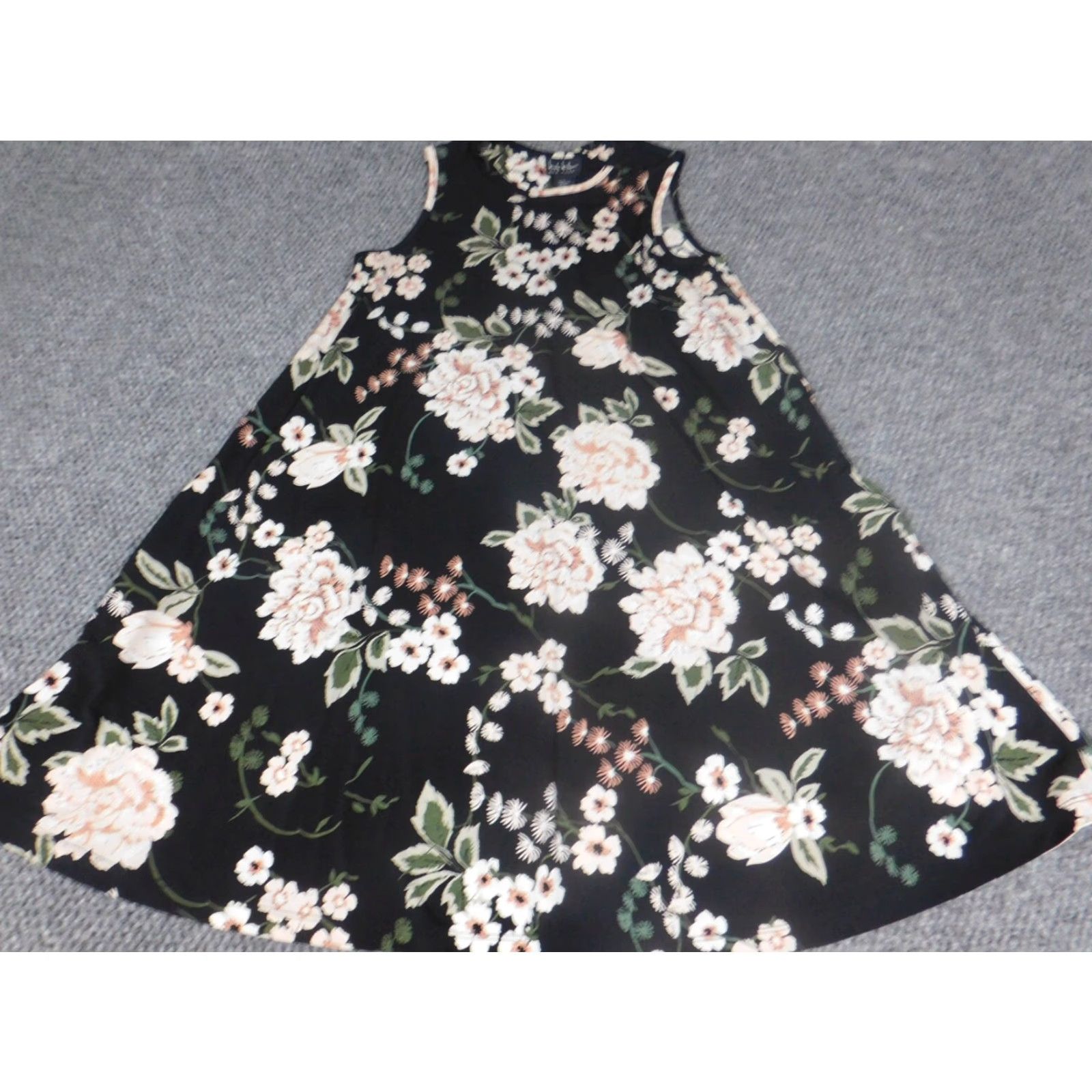 Nicole Miller Nicole Miller dress xs black Floral womens A-line stretch Knee Length Lined Polyest­er Spandex Knit Casual Summer Size XS / US 0-2 / IT 36-38 - 3 Thumbnail