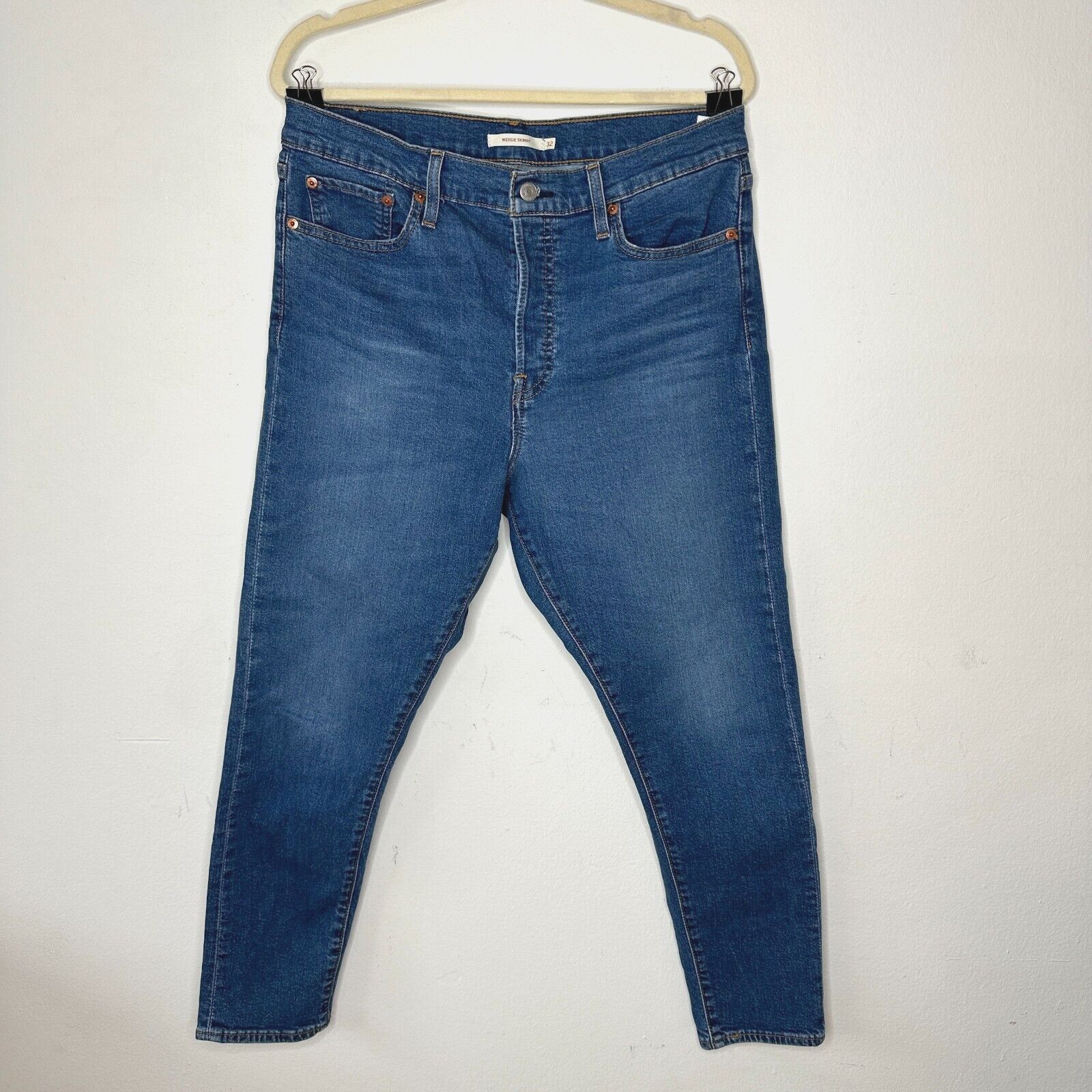 Levi's Levi's Medium Wash Wedgie Skinny High Rise Button Jean 32 Size 32" / US 10 / IT 46 - 1 Thumbnail