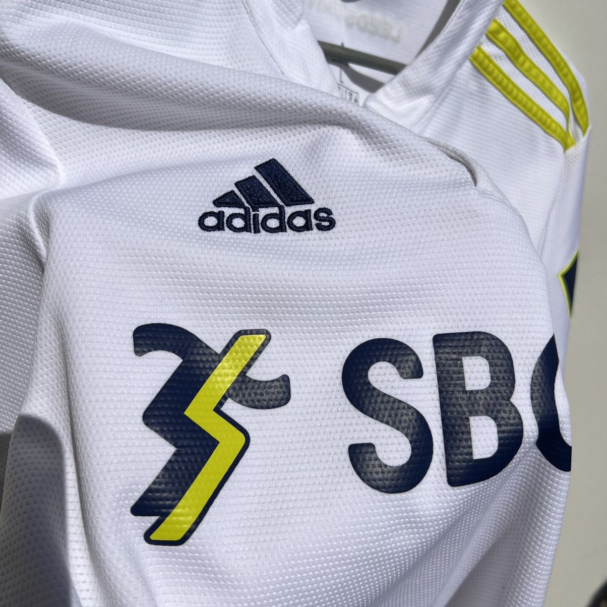 Adidas LEEDS UNITED 2021 2022 HOME FOOTBALL SOCCER JERSEY ADIDAS Size US L / EU 52-54 / 3 - 4 Thumbnail