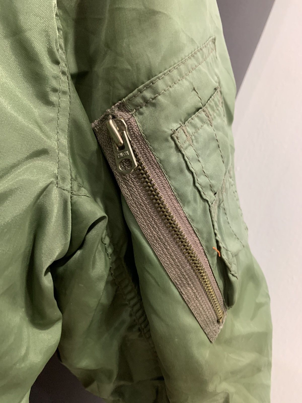 Vintage VINTAGE 1990S BOMBER JACKET TALON ZIP Size US L / EU 52-54 / 3 - 8 Thumbnail