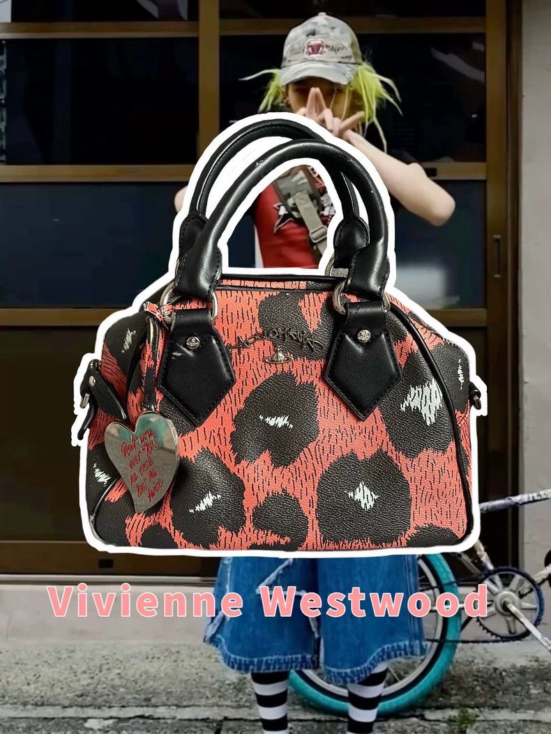 Vivienne Westwood Vivienne Westwood size os Queen Victoria's love tiger patte Size ONE SIZE - 1 Thumbnail