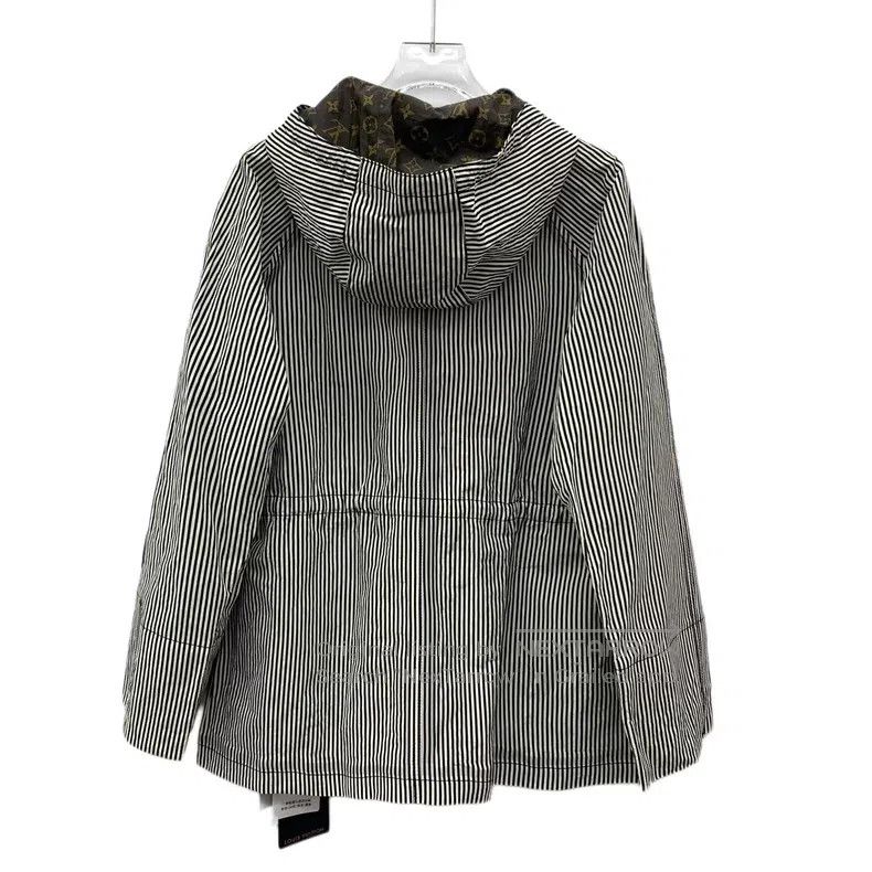 Louis Vuitton Louis Vuitton 24 Carrier Grey Vertical Stripe Cotton Hoode Size XXS / US 00 / IT 34 - 2 Thumbnail