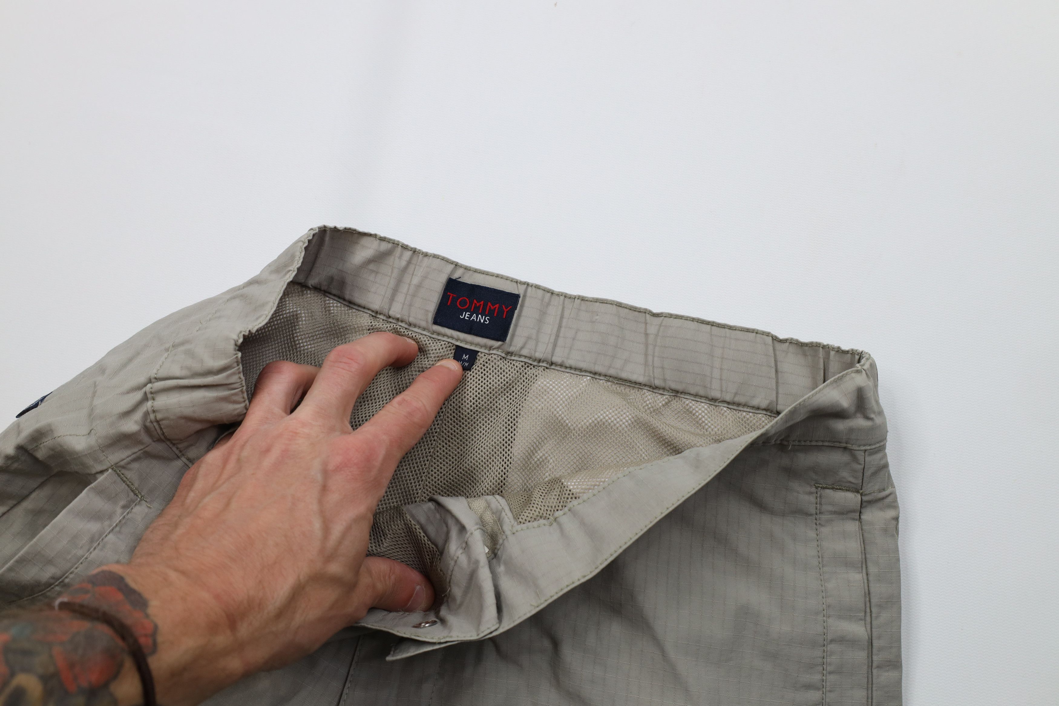 Tommy Hilfiger Vintage Y2K 2000 Tommy Hilfiger Wide Leg Windbreaker Pants Size US 34 / EU 50 - 8 Thumbnail
