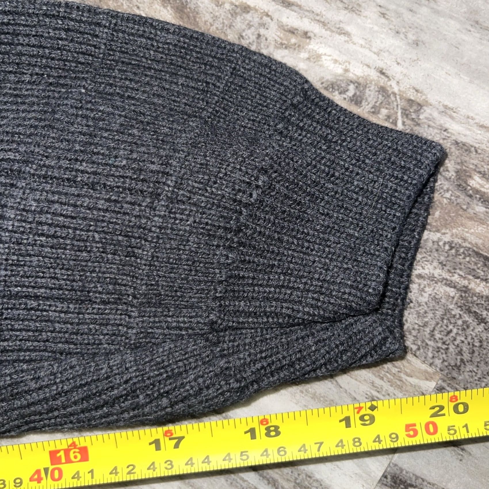 Izod IZOD Men's Cable Knit Golf Sweater Charcoal Gray Cotton Logo Ribbed Knit Pullover L Mens Regular Size US L / EU 52-54 / 3 - 8 Thumbnail