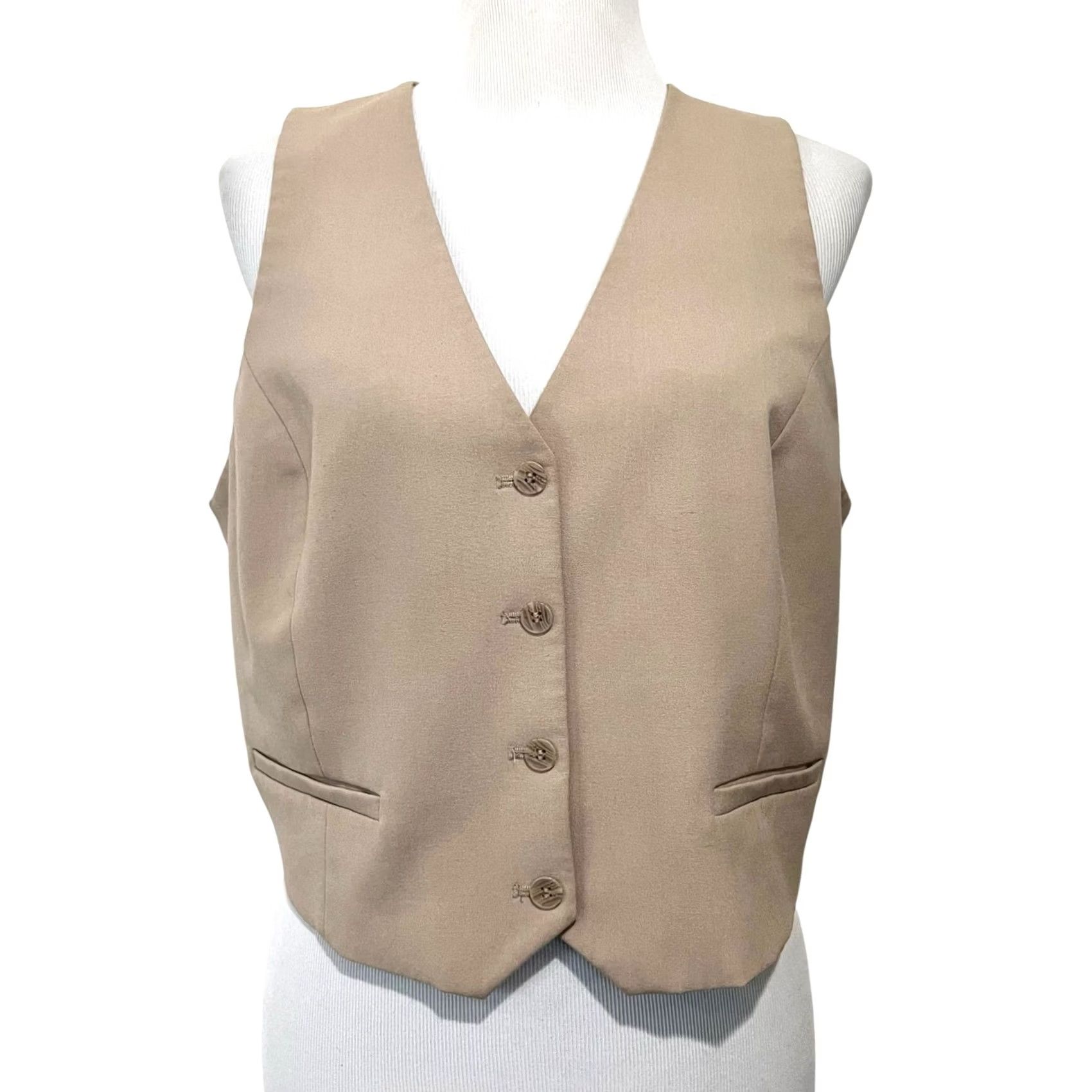 H&M H&M Women’s Button Vest Beige Classic Vest L Adult Regular Beig e? Size L / US 10 / IT 46 - 2 Thumbnail
