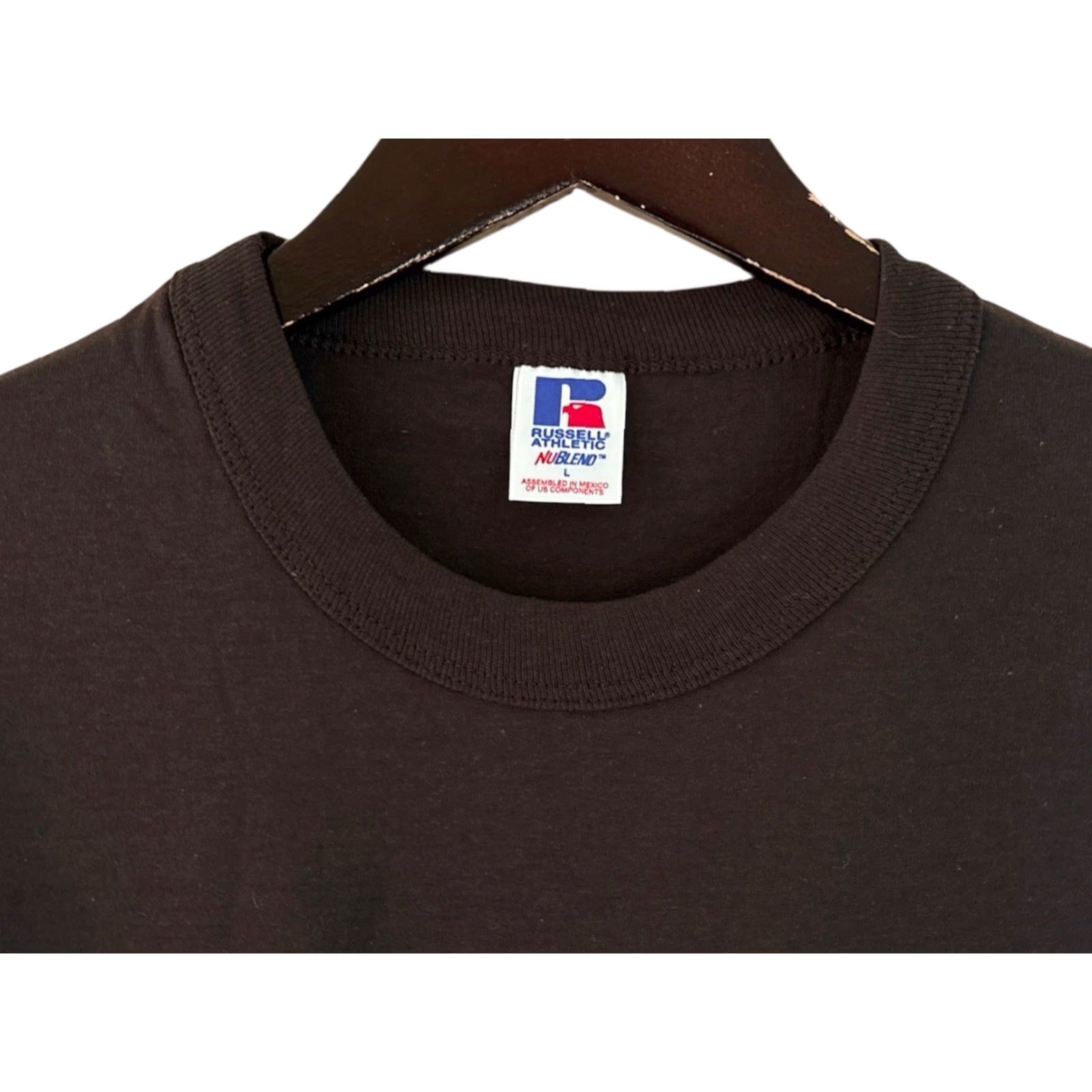 Russell Athletic VINTAGE Russell Athletic T-Shirt Mens L Crew Neck 90s Deadstock NWOT Brown 50/50 90s Theme Mens Size US L / EU 52-54 / 3 - 2 Thumbnail