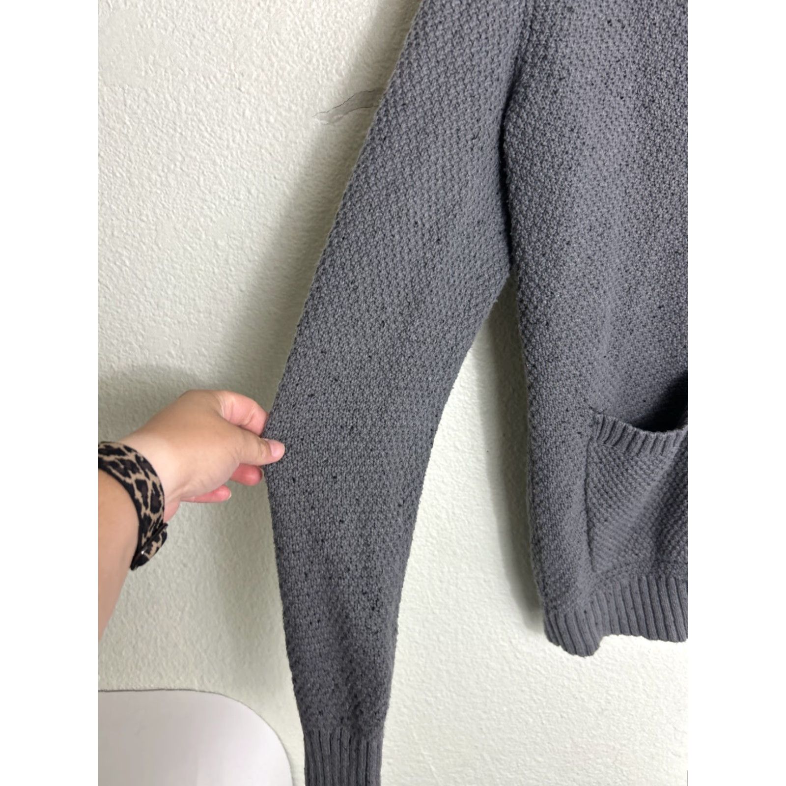 Vintage O’Hanlon Mills Men’s Grey Knit V Neck Cardigan Sweater XL Long Sleeve Button Size US XL / EU 56 / 4 - 2 Thumbnail