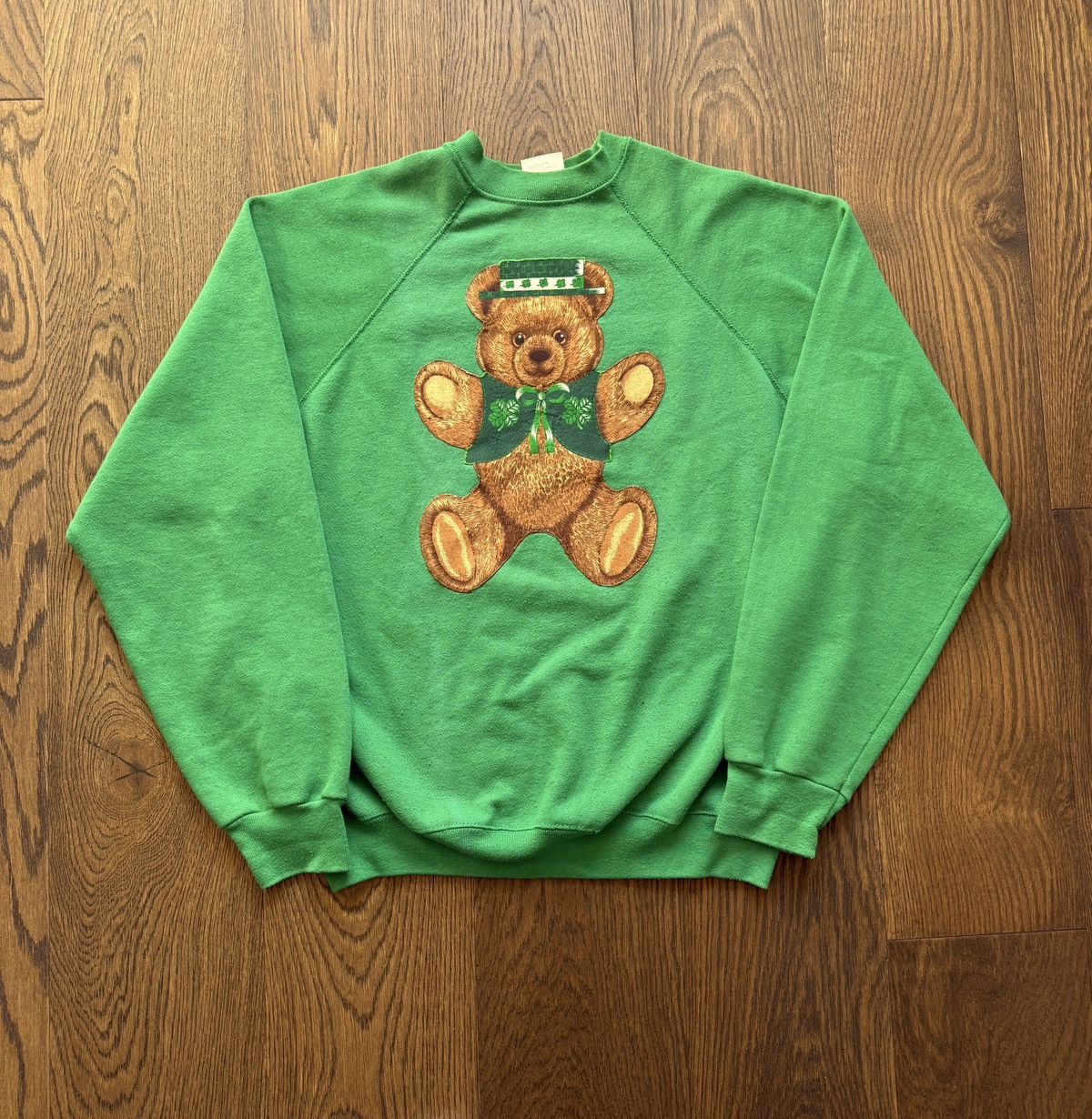 Vintage Vintage St. Patrick's Day Teddy Bear Raglan Sweatshirt Size US XL / EU 56 / 4 - 1 Thumbnail