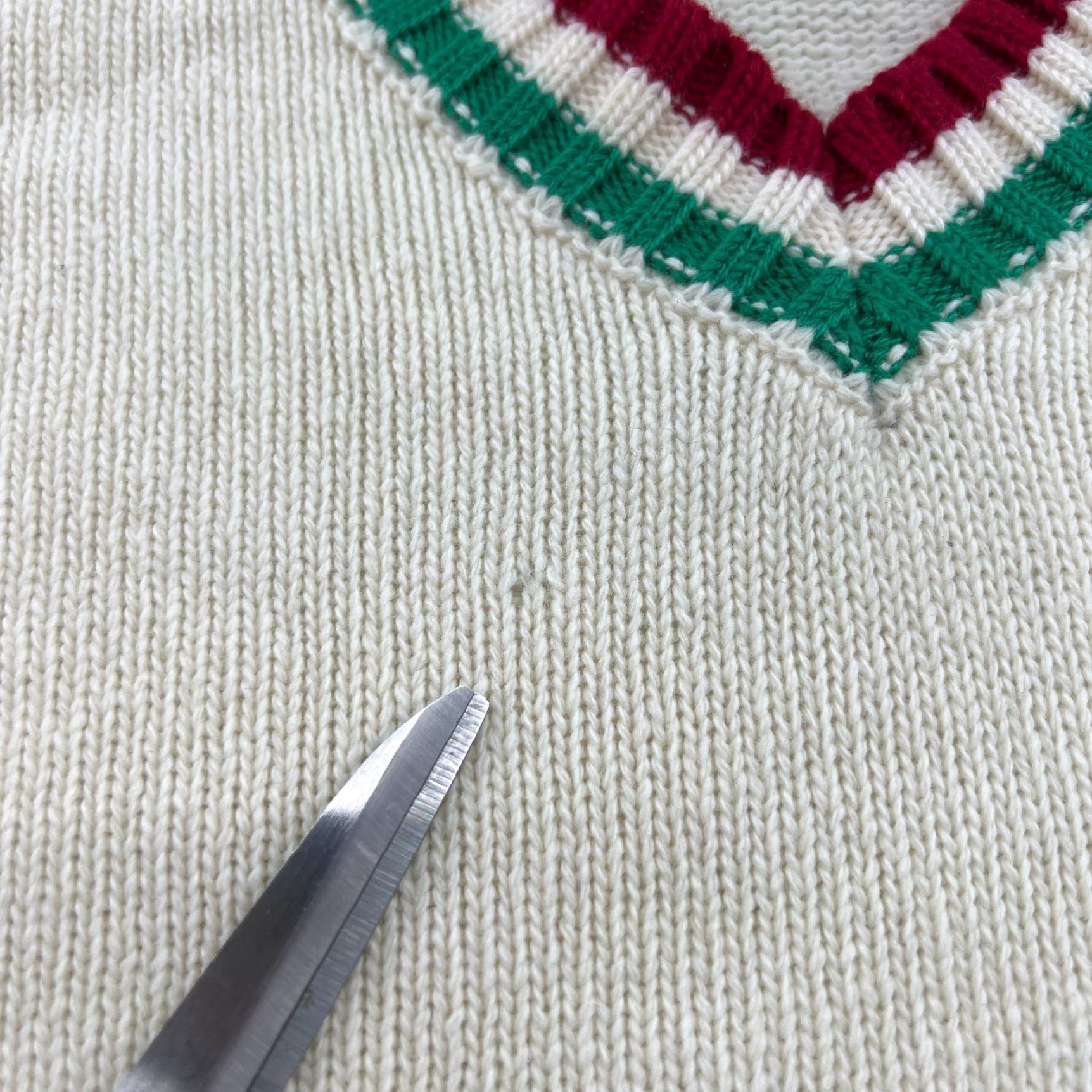 Vintage Holebrook Sweden Mens Sweater Medium V-Neck Wool White Ski Tour Size US M / EU 48-50 / 2 - 2 Thumbnail