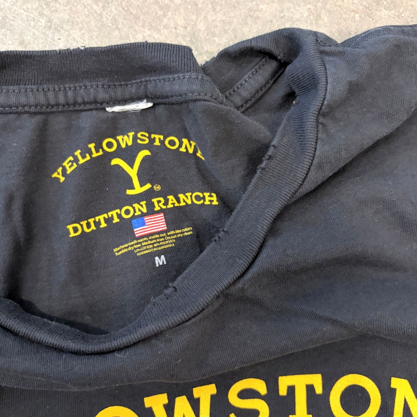 Vintage VINTAGE Yellowstone Dutton Ranch Black Graphic Tee Women Medium Y2k Mountians Nature Size M / US 6-8 / IT 42-44 - 3 Thumbnail