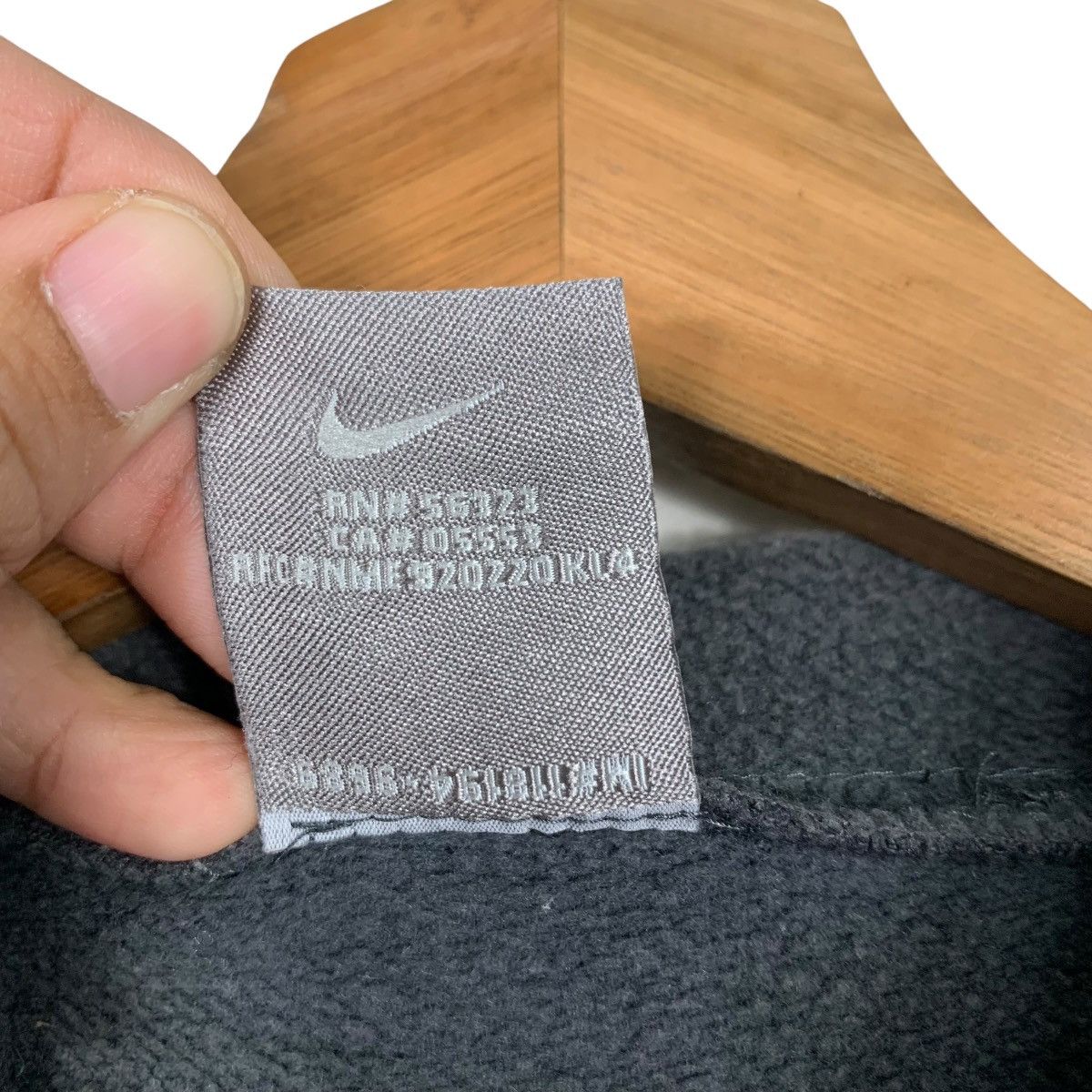 Nike NIKE ATHLETICS Big Logo Pullover Hoodie Sweatshirt #1783-C79 Size US XL / EU 56 / 4 - 15 Thumbnail