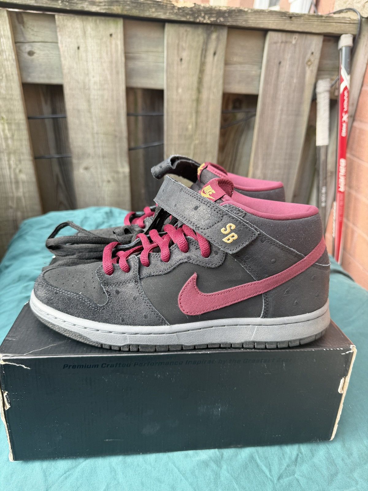 Nike Nike Dunk SB Mid Ostrich / Cherrywood Size US 9.5 / EU 42-43 - 9 Thumbnail