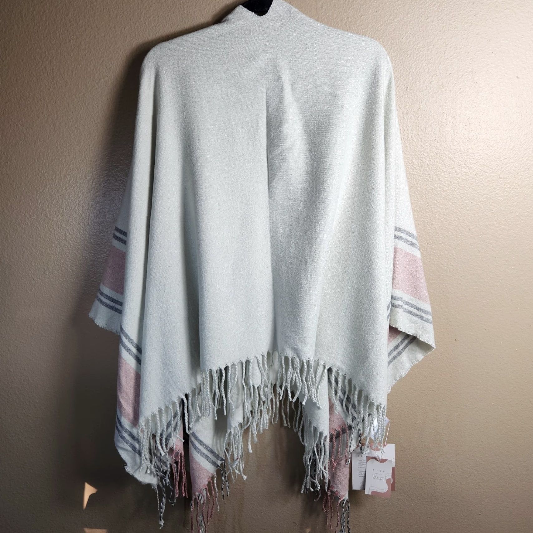 Vintage VINTAGE Causebox Siizu Womens |OS| Cream/Pink/Gray Fringed Trim Poncho Wrap NWT Size ONE SIZE - 6 Thumbnail
