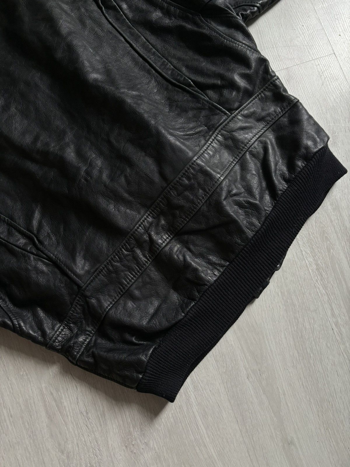 Vintage A-2 vintage Leather aviation bomber jacket 1970s Size US L / EU 52-54 / 3 - 8 Thumbnail