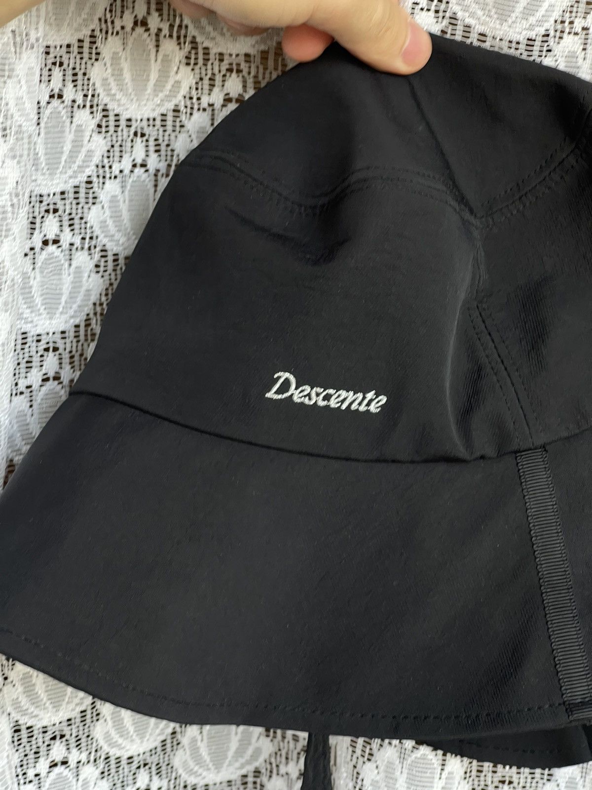 Descente × Japanese Brand Descente black bucket hat korea style kpop rare Size ONE SIZE - 8 Thumbnail