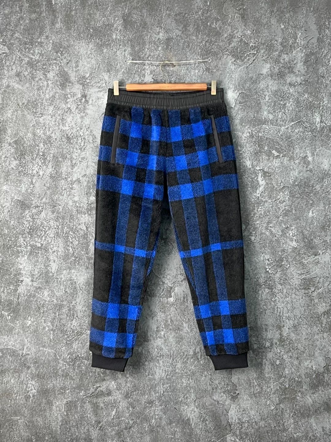 Burberry Burberry Casual Plaid Casual Pants 32 Men Size US 32 / EU 48 - 1 Thumbnail