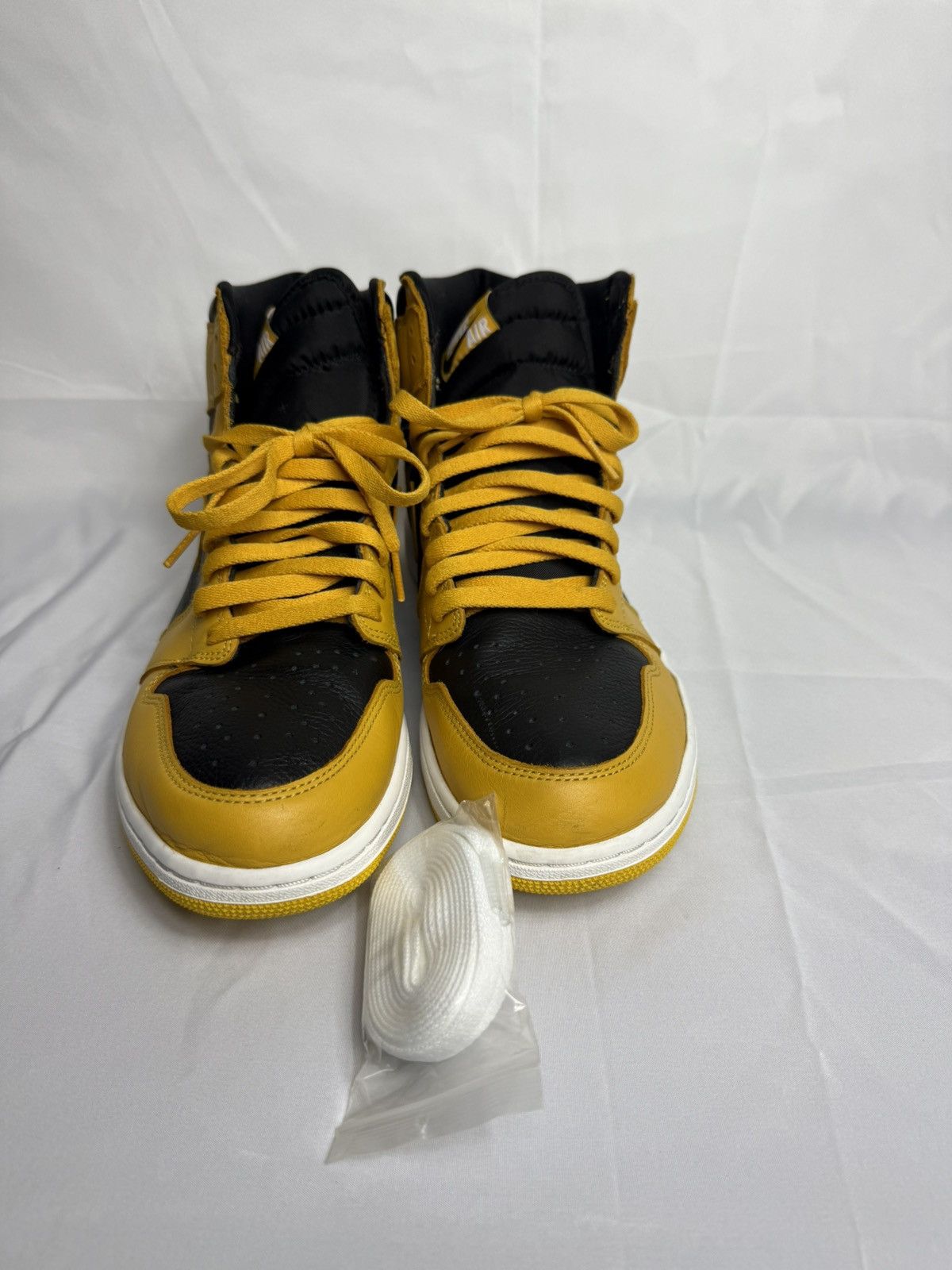 Nike Air Jordan 1 OG High “Pollen” Size US 13 / EU 46 - 2 Thumbnail