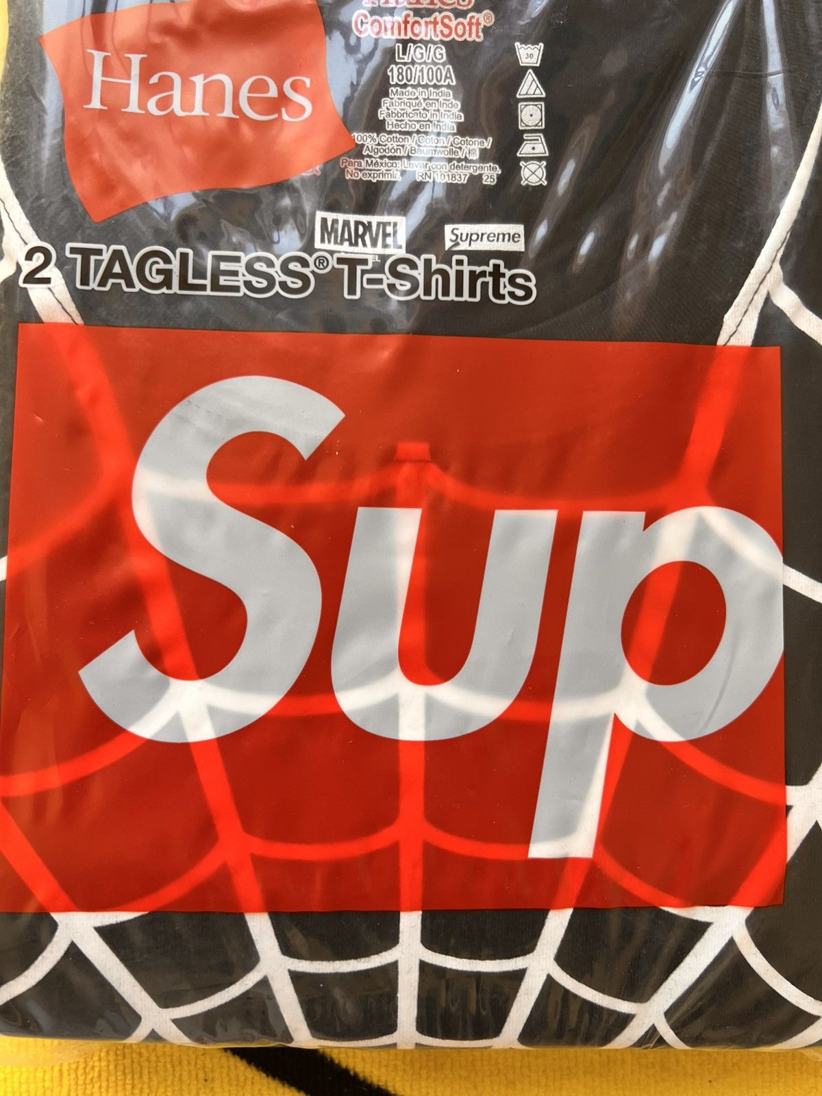 Supreme L Supreme Marvel Spider-Man Web T-Shirt Black venom hanes te Size US L / EU 52-54 / 3 - 6 Thumbnail