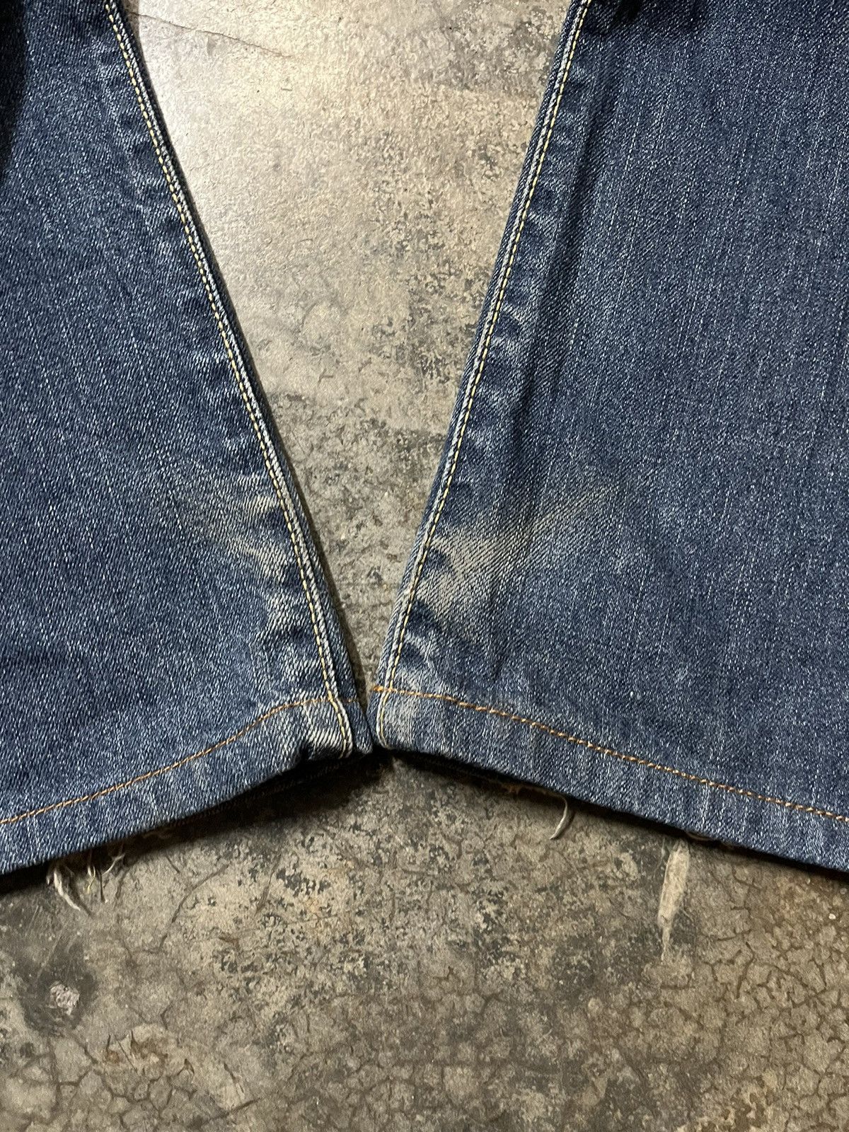 Levi's Vintage Levis 517 grunge distressed bootcut flare jeans Size US 31 - 7 Thumbnail