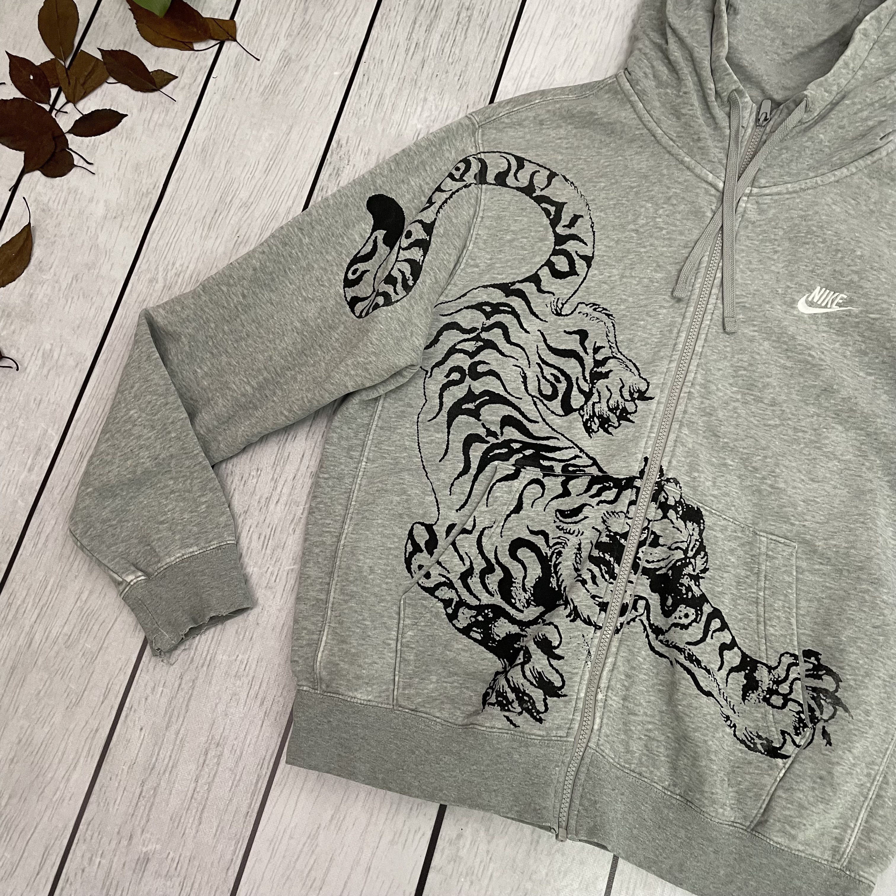 Nike Custom Nike Full zip Hoodie Tiger art grunge opium y2k Size US M / EU 48-50 / 2 - 3 Thumbnail