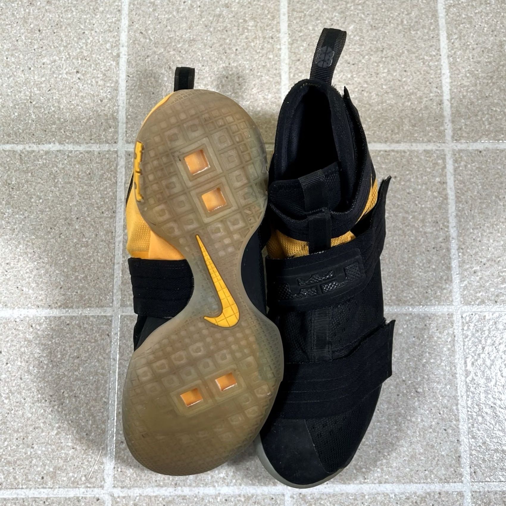 Nike LeBron Soldier 10 SFG 2016 Basketball Sneaker Size 11.5  display picture 1