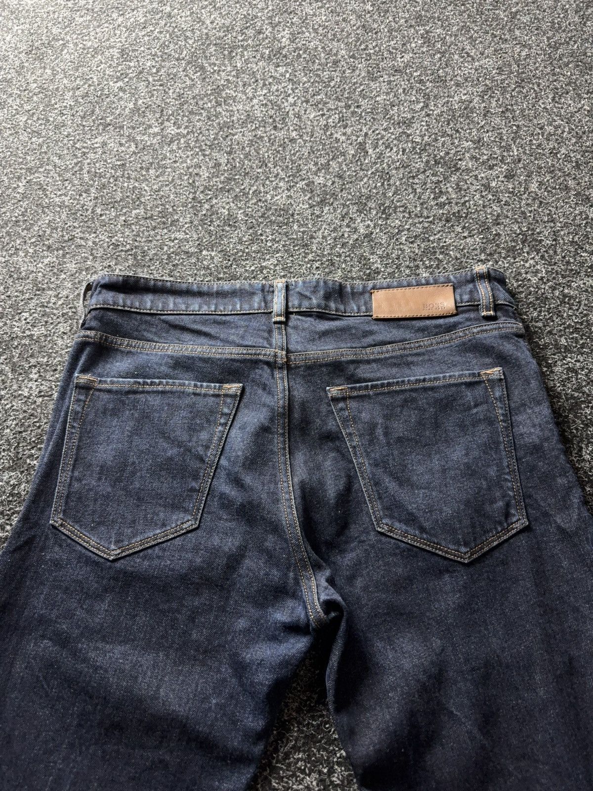 Hugo Boss Luxury Hugo Boss Candiani Denim Dark Blue Jeans Straight Fit Size US 33 - 15 Thumbnail