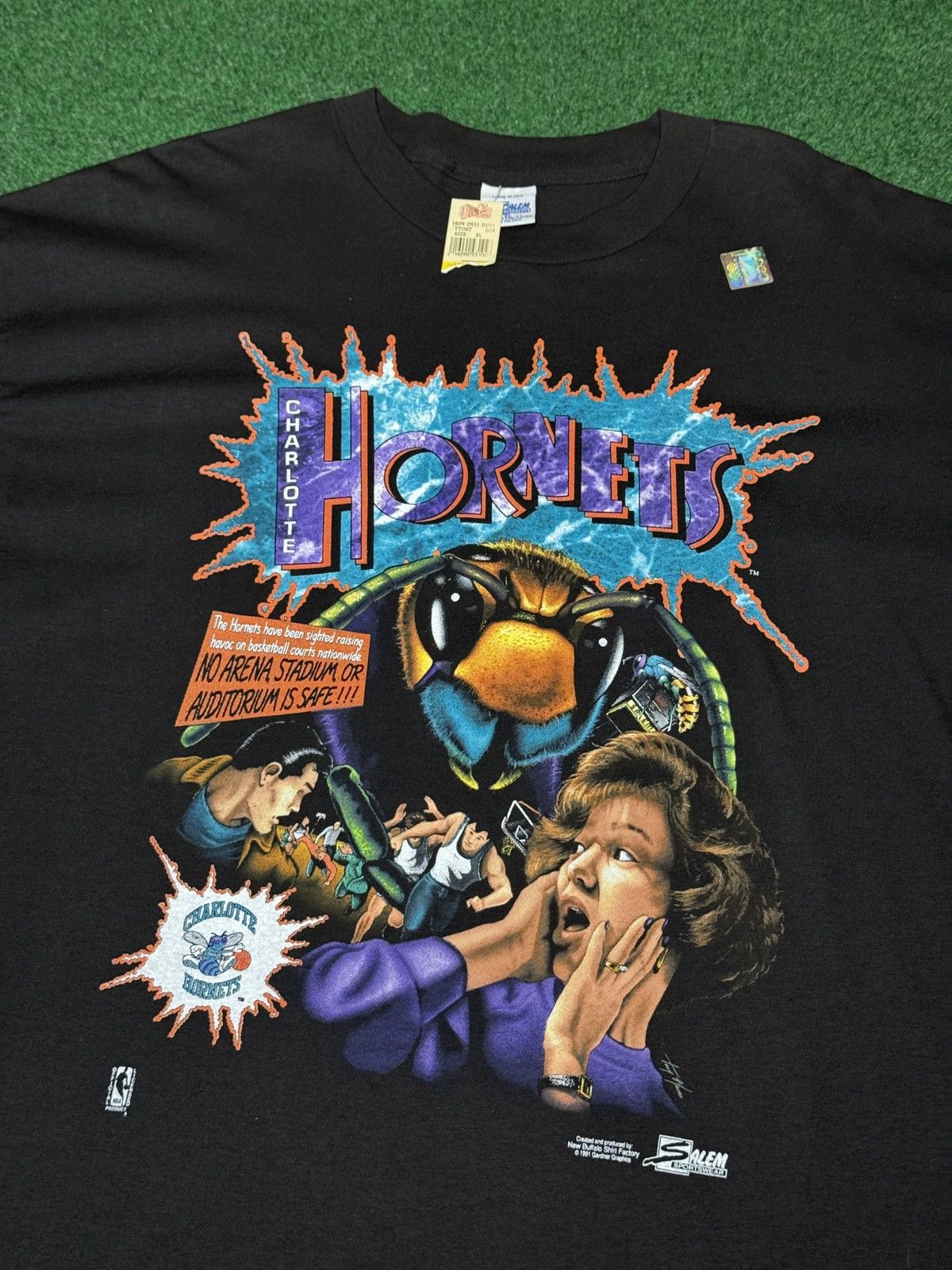 Salem Sportswear Charlotte Hornets Salem Monster Horror 90s GRAIL XL T Shirt Size US XL / EU 56 / 4 - 2 Thumbnail