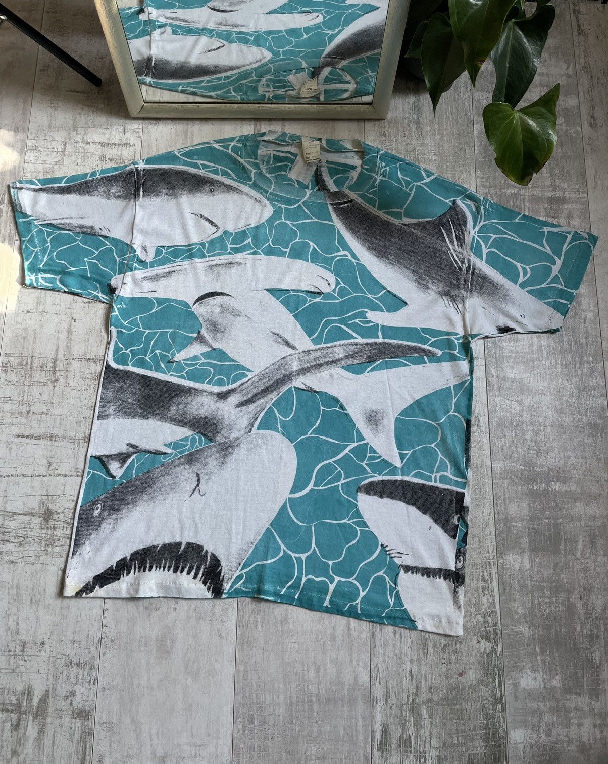 Vintage Vintage 90’s Hammerhead Shark T-Shirt Over Printed RARE Size US M / EU 48-50 / 2 - 1 Thumbnail