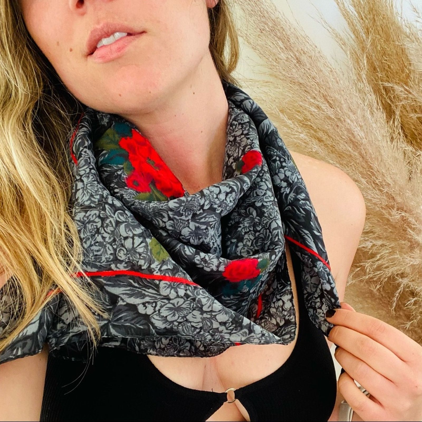 Vintage VINTAGE Dark Light Grey Black Red Floral Printed Scarf Wrap Size ONE SIZE - 2 Thumbnail