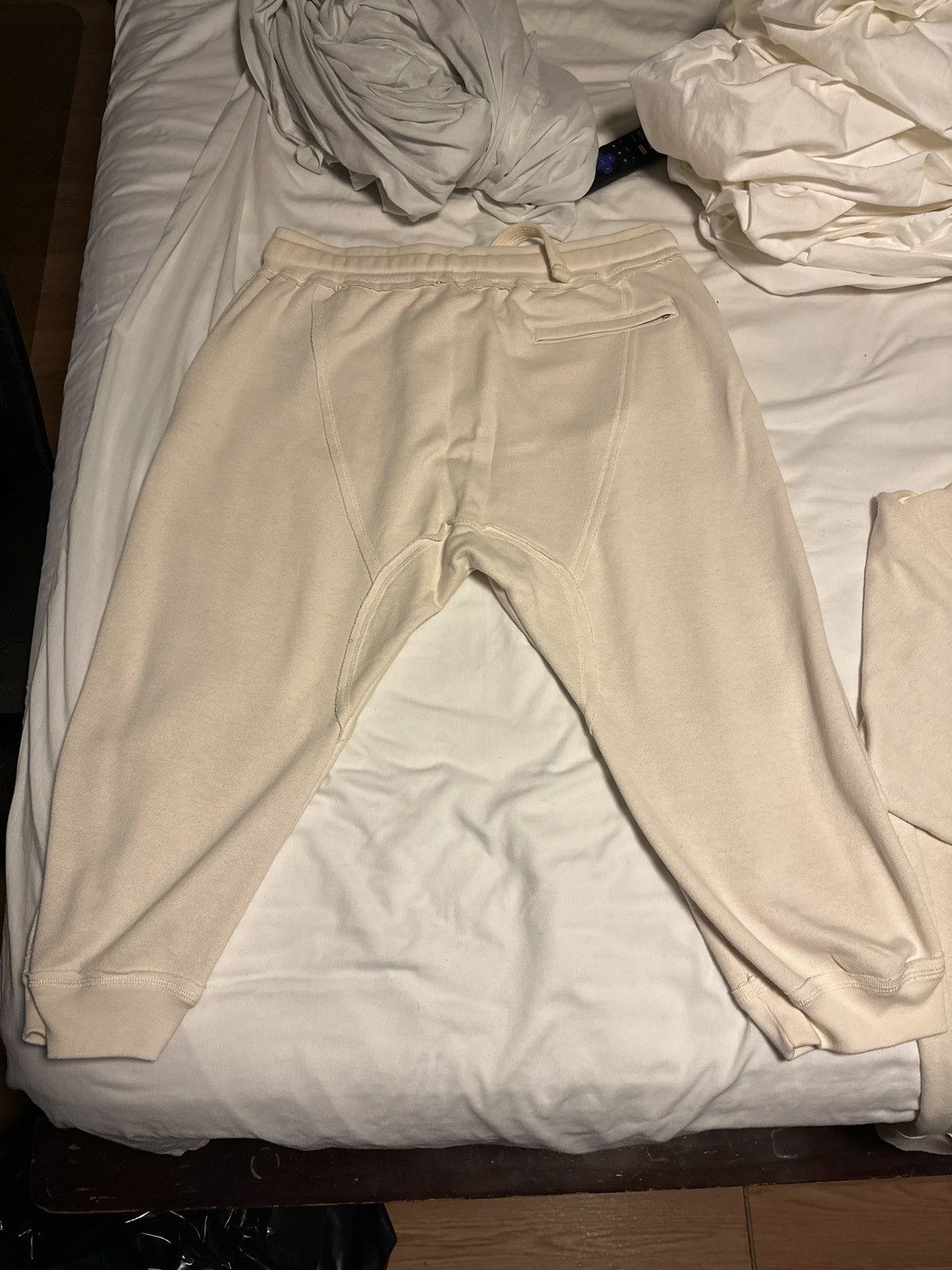 October's Very Own OVO FRENCH TERRY CROP SWEATPANT - X-Large (Summer 2016) Size US 38 / EU 54 - 2 Thumbnail
