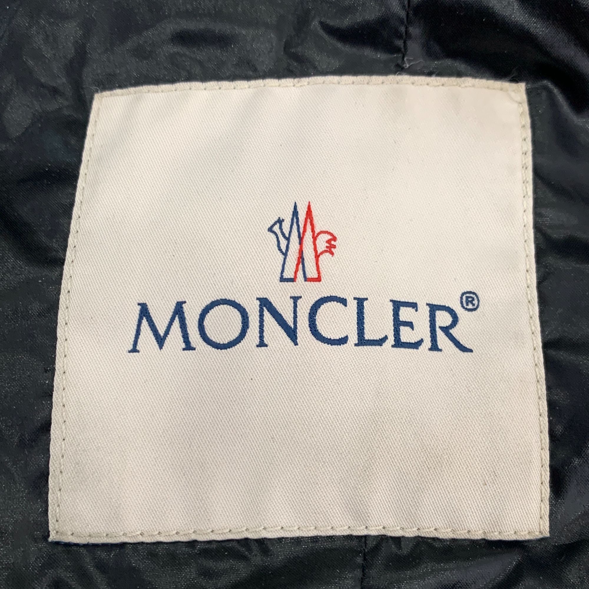Moncler Moncler Black Down Puffer Coat With Fur-Trimmed Hood & Chevr Size XS / US 0-2 / IT 36-38 - 6 Thumbnail