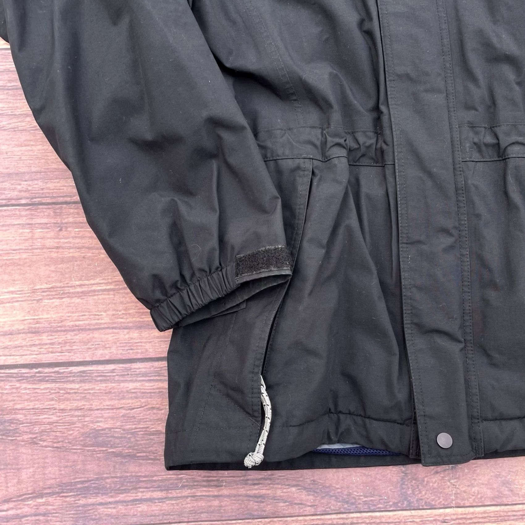 Patagonia VINTAGE Patagonia Black Shell Goretex Jacket S Womens Liquid Sky Y2K Tech Size S / US 4 / IT 40 - 4 Thumbnail