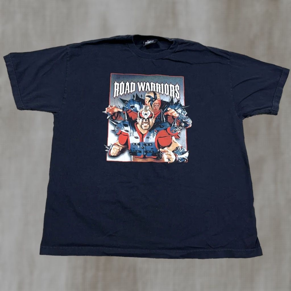 Vintage VINTAGE WWE Road Warriors Shirt Men 2XL Black T-Shirt WWE Y2K 90s 2000s Size US XXL / EU 58 / 5 - 1 Thumbnail