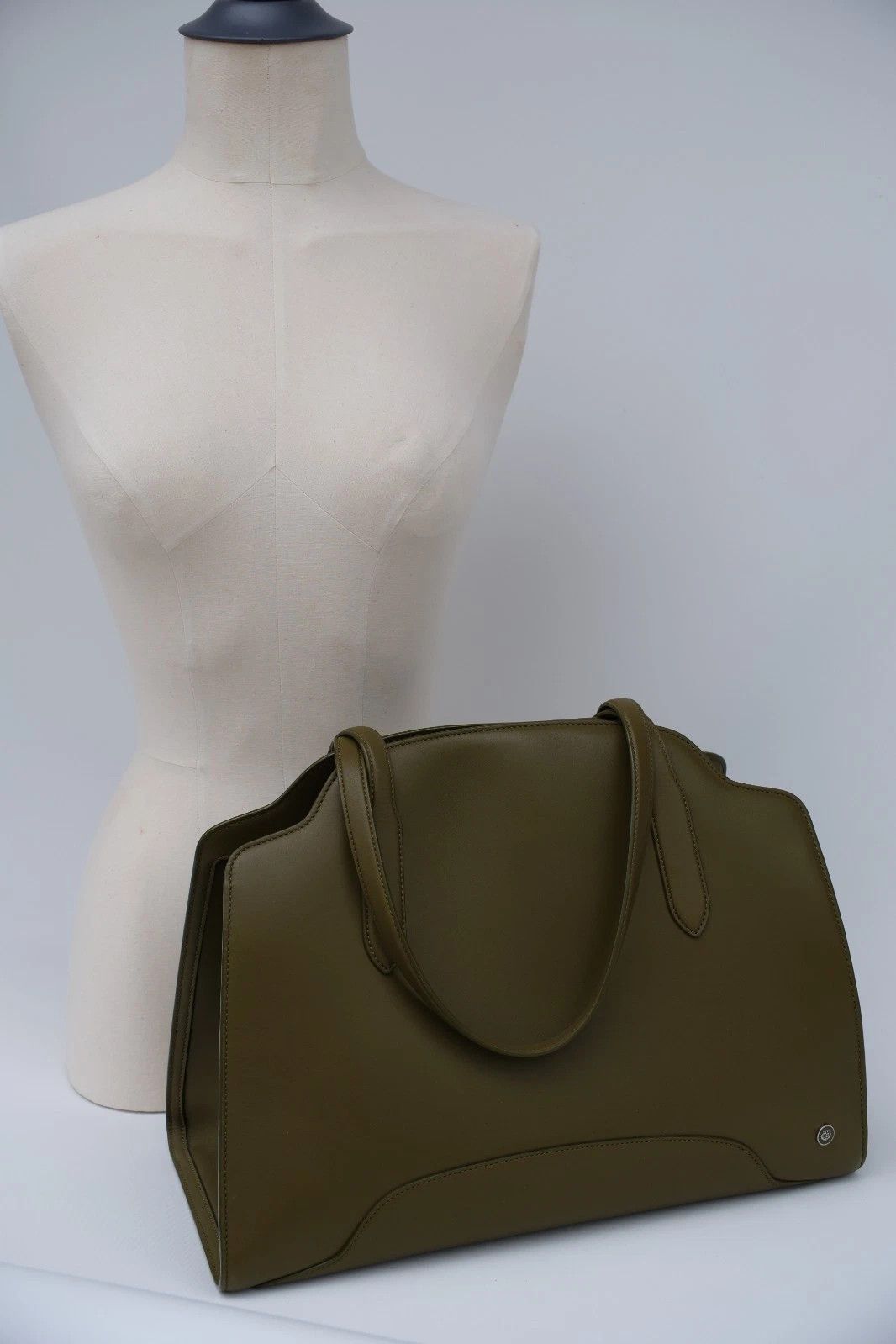 Loro Piana NEW Loro Piana Extra-Large Leather Tote Bag in Olive Green Size ONE SIZE - 2 Thumbnail