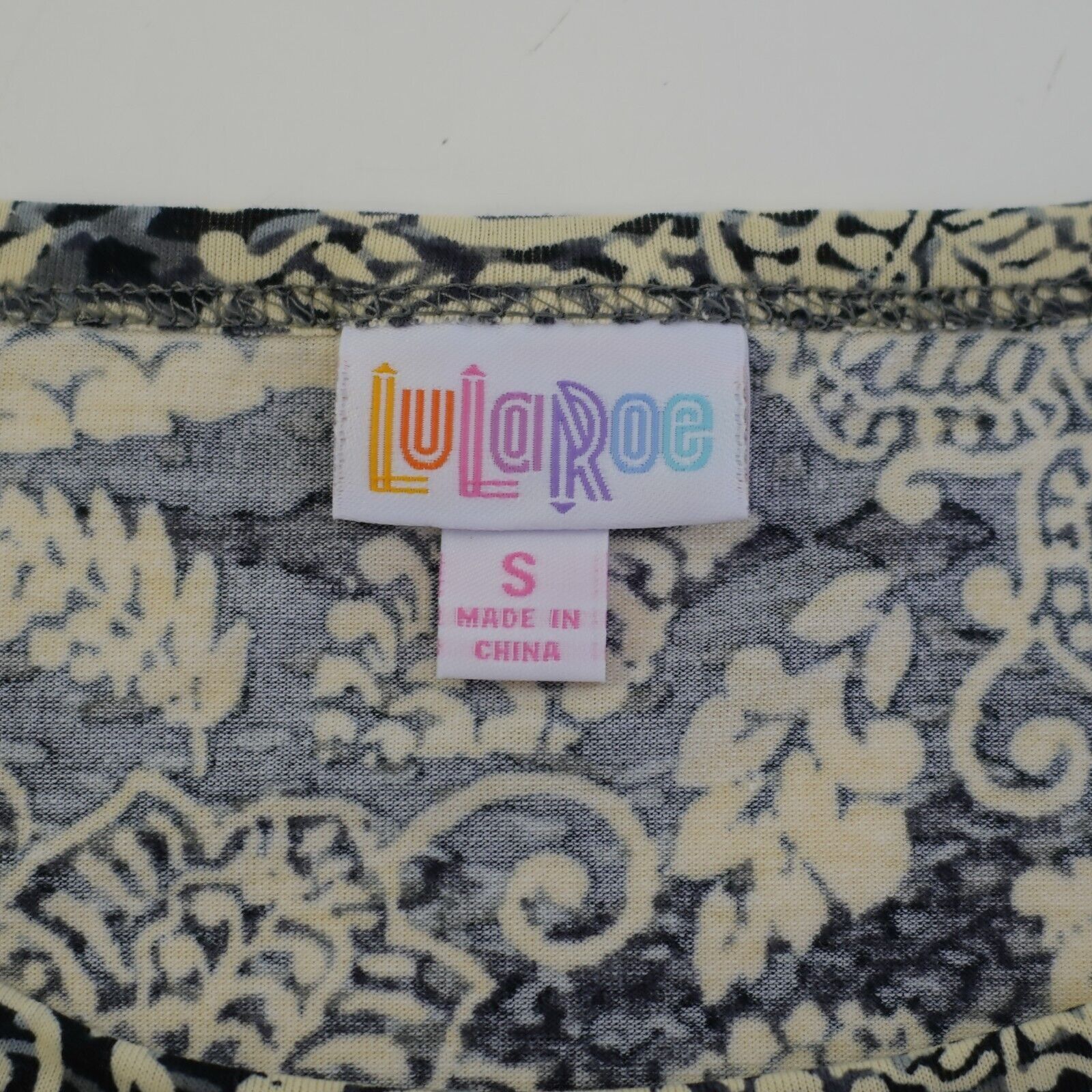 Designer NEW LuLaRoe Julia Small Gray Tan Floral Bodycon Shirt Dress Size S / US 4 / IT 40 - 8 Thumbnail