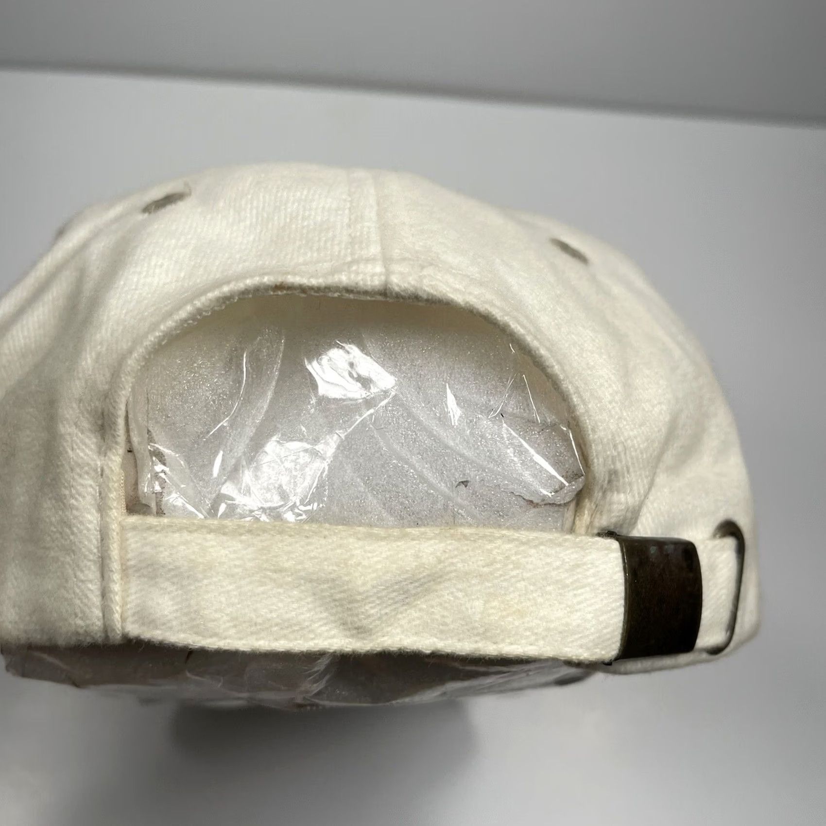Vintage VINTAGE Four Seasons Hat Adult Neuco Patch Adjustable StrapBack Baseball Cap White Beige Size ONE SIZE - 7 Thumbnail