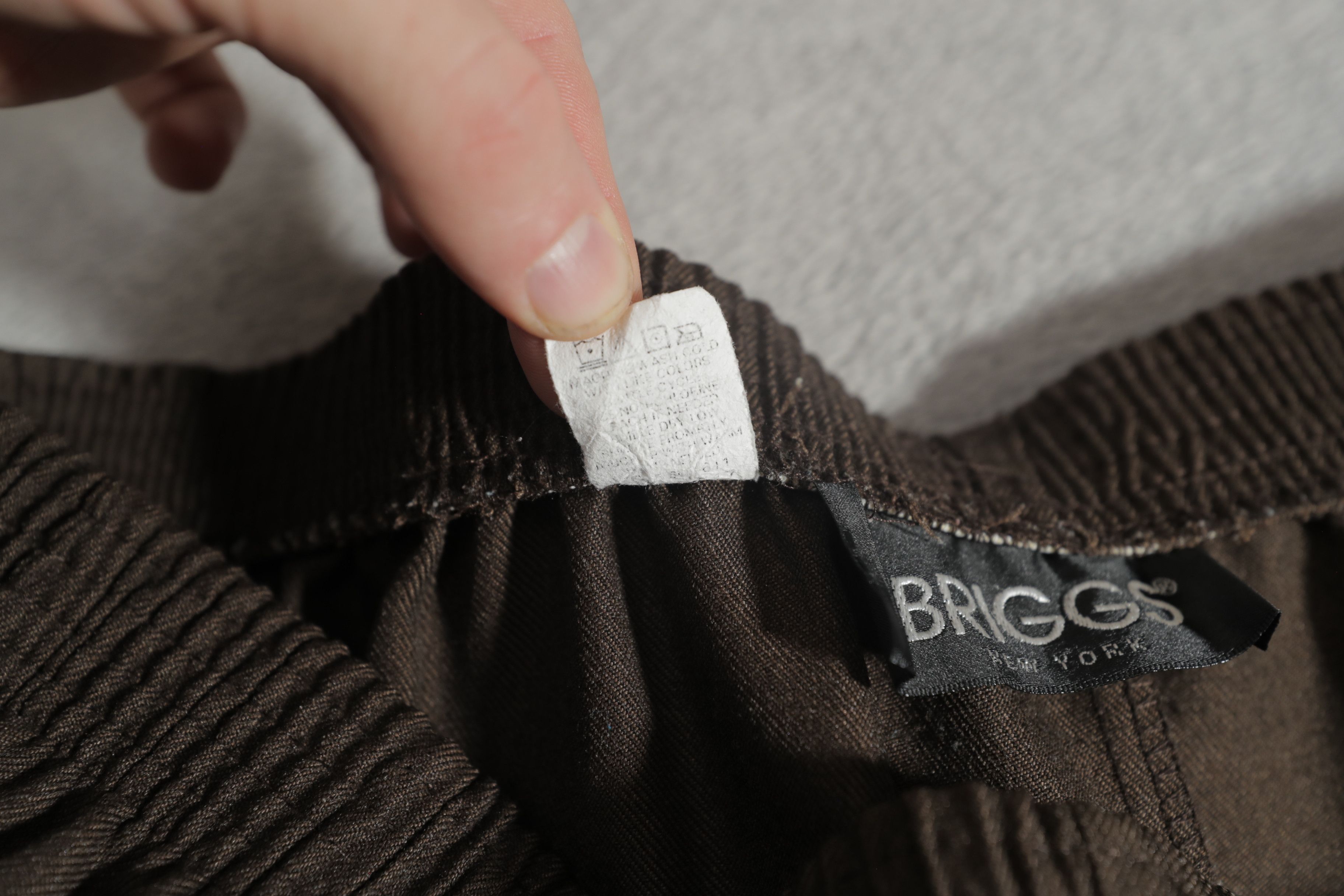 Vintage Briggs NY Brown Elastic Waistband Pleated Trousers (16) Size 38" / US 16 / IT 52 - 8 Thumbnail