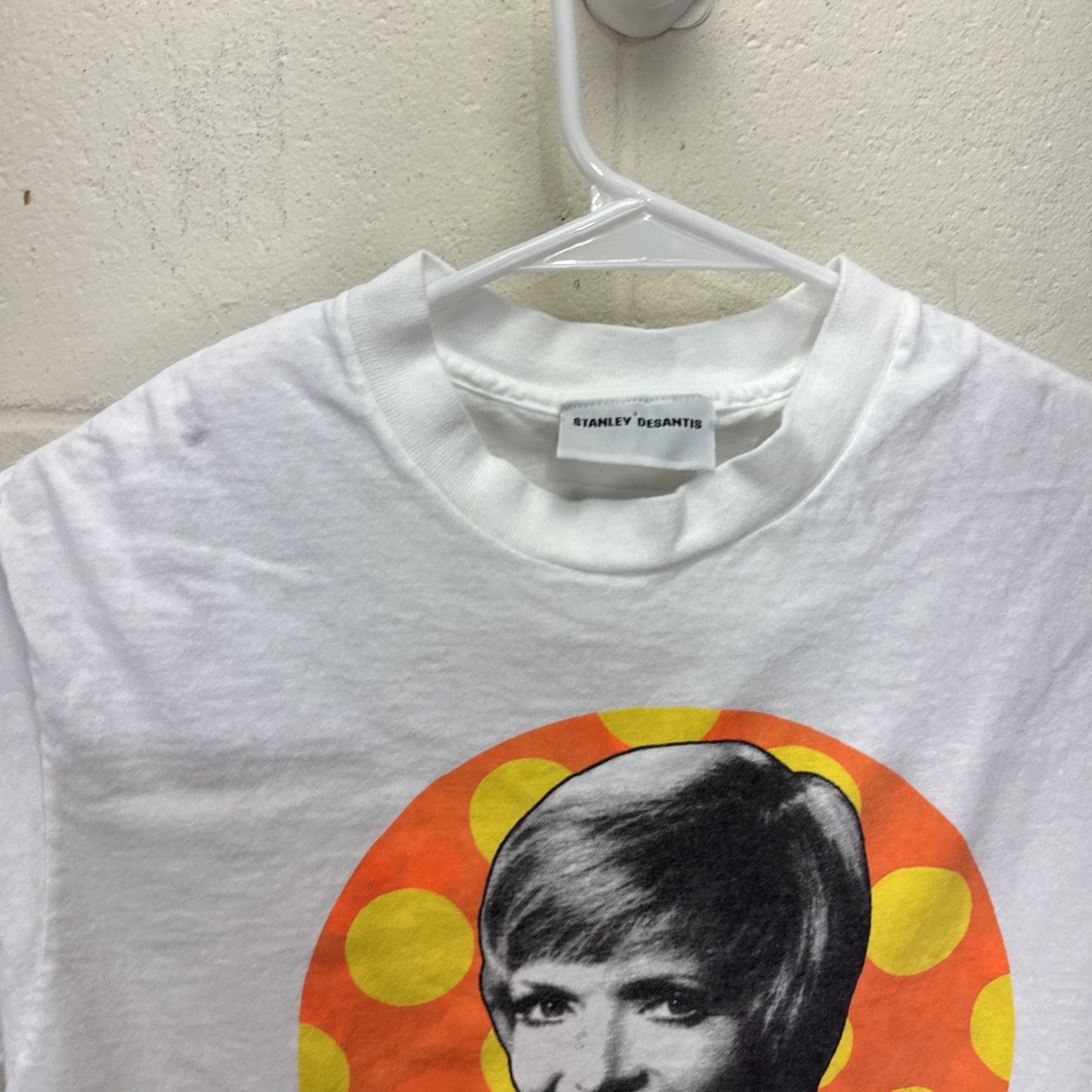 Vintage VINTAGE Stanley Desantis Brady Bunch TV Promo T-Shirt Medium Unisex 90s White Graphic Print Size US M / EU 48-50 / 2 - 5 Thumbnail