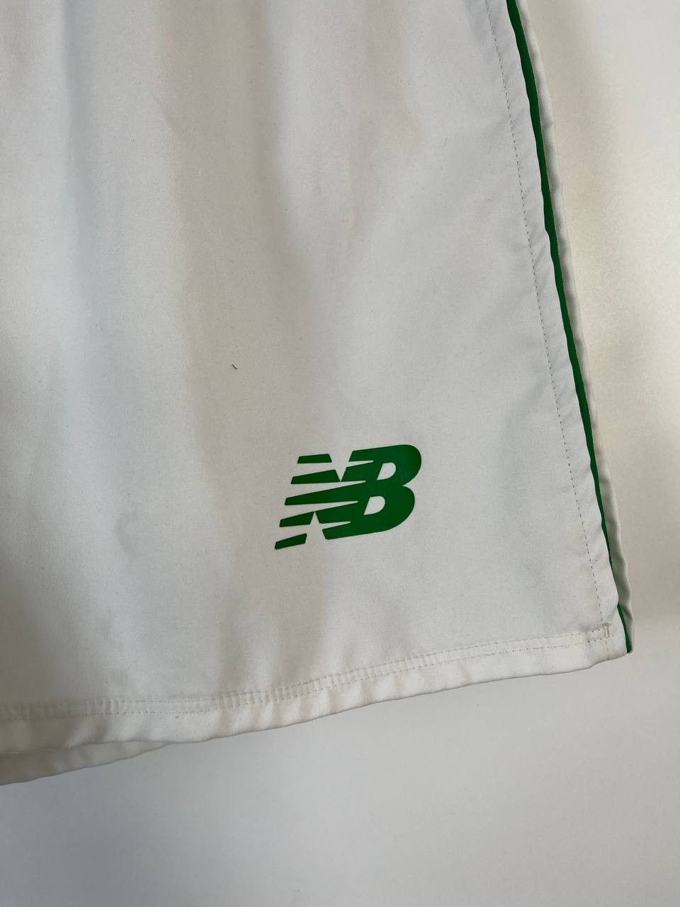 New Balance CELTIC 2018 2019 AWAY FOOTBALL SHORTS NEW BALANCE SIZE S Size US 30 / EU 46 - 3 Thumbnail