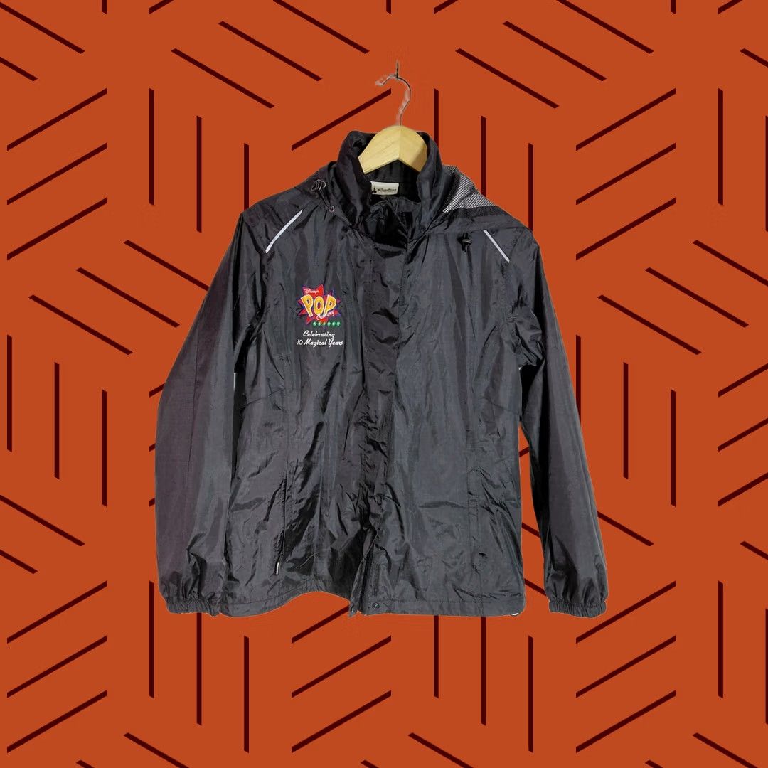 Disney Disney Parks Pop Century Resort Jacket Black Solid Polyester L Adults Hooded Zipper Embroidered Lightweight Casual Travel Size US L / EU 52-54 / 3 - 1 Thumbnail