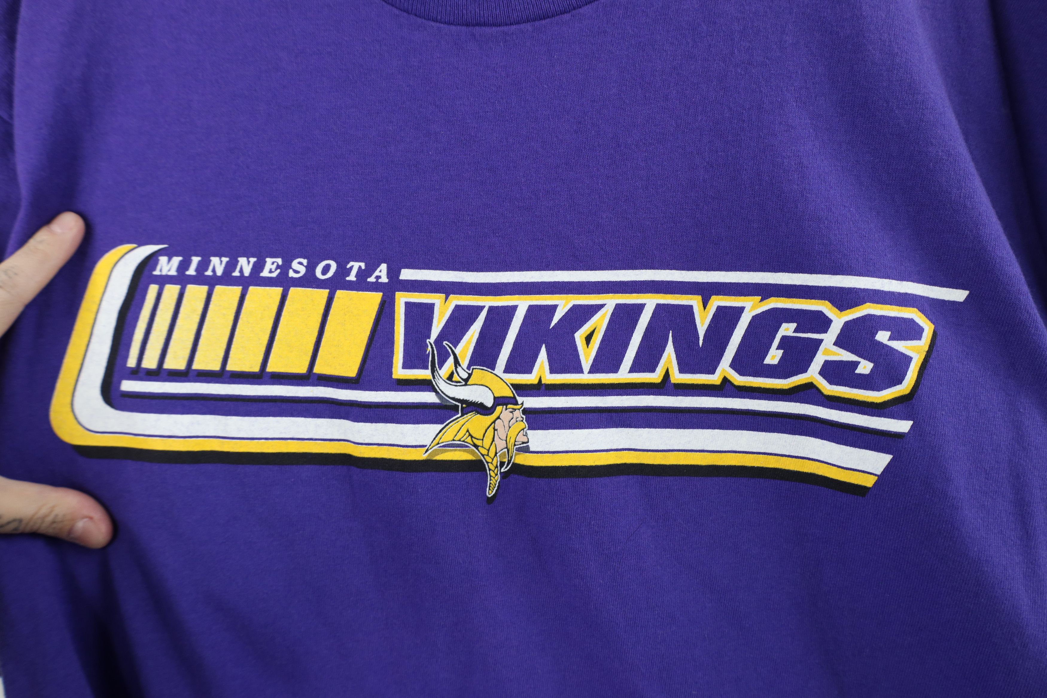 Vintage Vintage 90s Minnesota Vikings Football Short Sleeve T-Shirt Size US XL / EU 56 / 4 - 4 Thumbnail