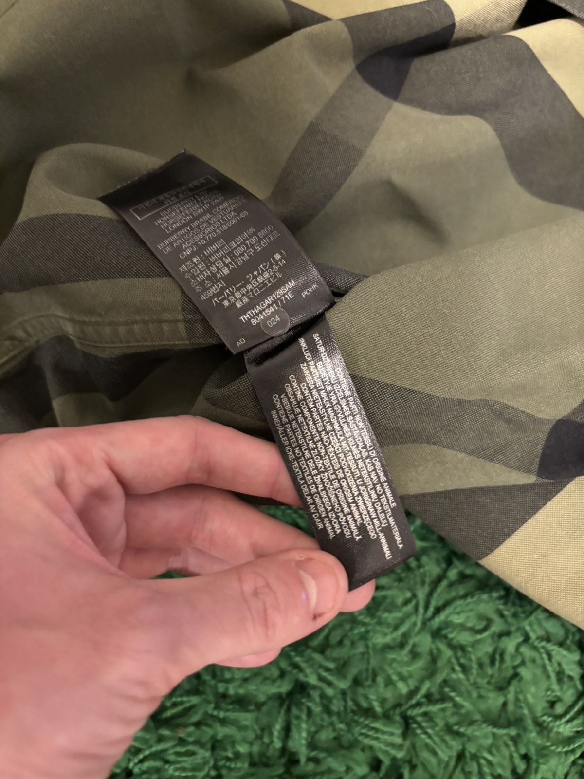 Burberry Burberry Plaid S/S Button-Up Size US S / EU 44-46 / 1 - 7 Thumbnail