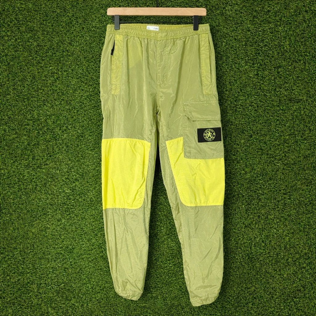 Stone Island Stone Island nylon cargo pants Size US 38 / EU 54 - 1 Thumbnail