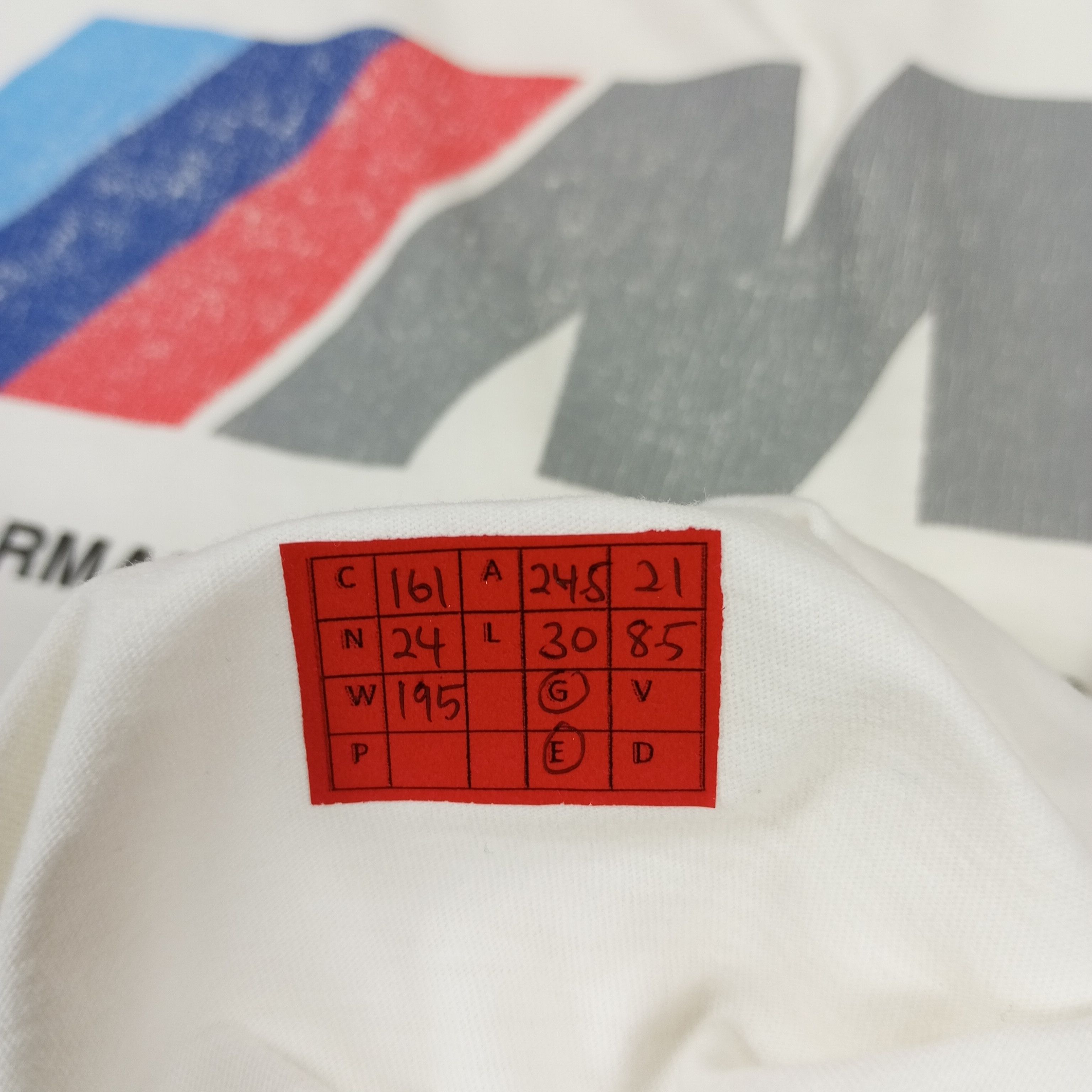 BMW × Vintage BMW Performance Driving School Center Design Tshirt Size US XL / EU 56 / 4 - 11 Thumbnail
