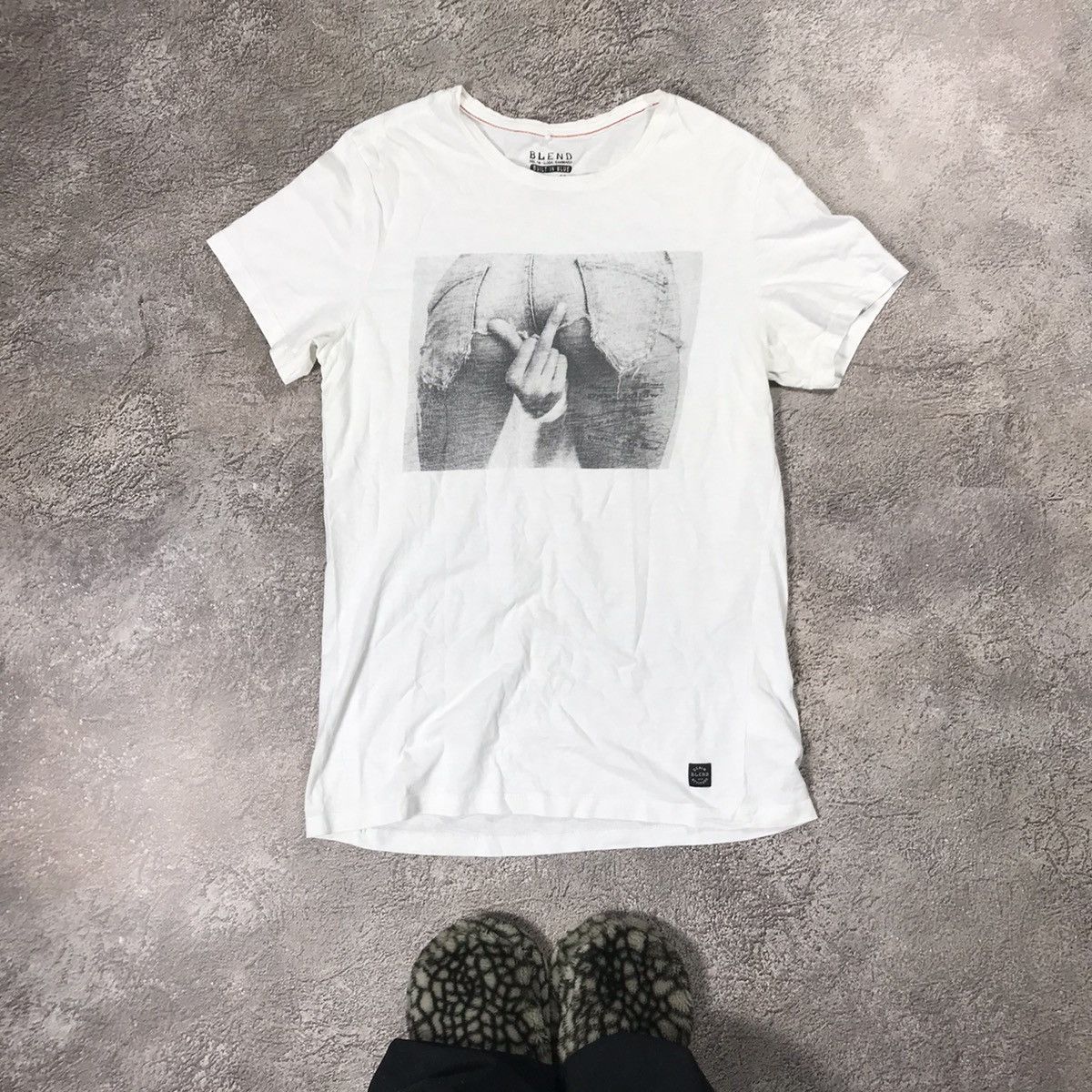Vintage Vintage Y2K Graphic Tee Sun Faded Humor Streetwear Small Size US S / EU 44-46 / 1 - 1 Thumbnail