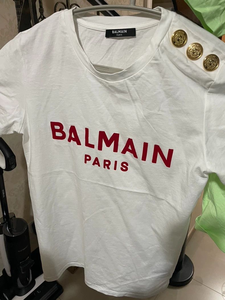 Balmain Balmain T-Shirt with Red Print and Gold Buttons Size US XS / EU 42 / 0 - 1 Thumbnail