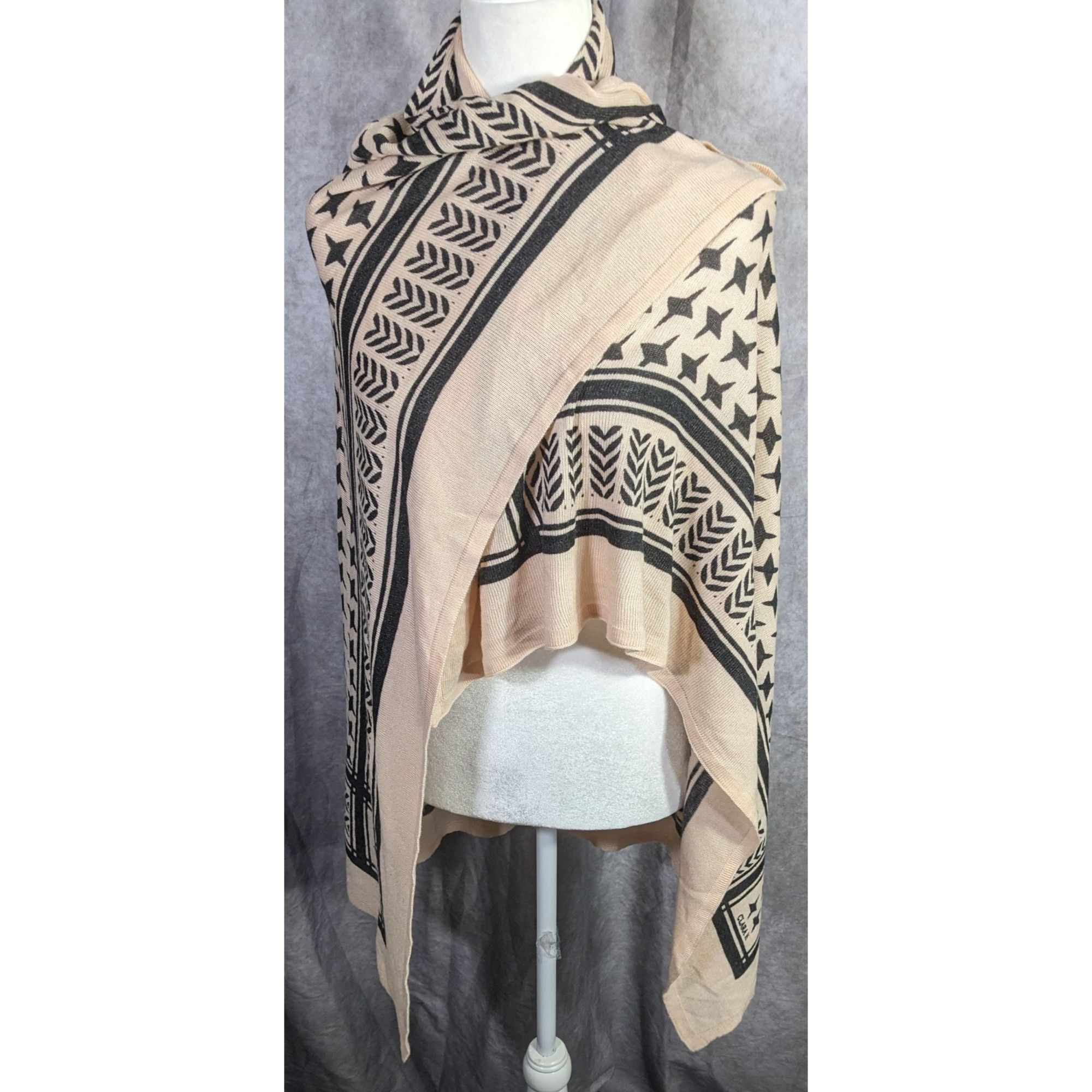 Other Clara H Star Pattern Beige & Black Knit Wrap Scarf Shawl 49x Size ONE SIZE - 13 Thumbnail